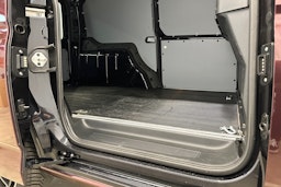 musta Volkswagen Caddy Maxi 2024 kuva 20.