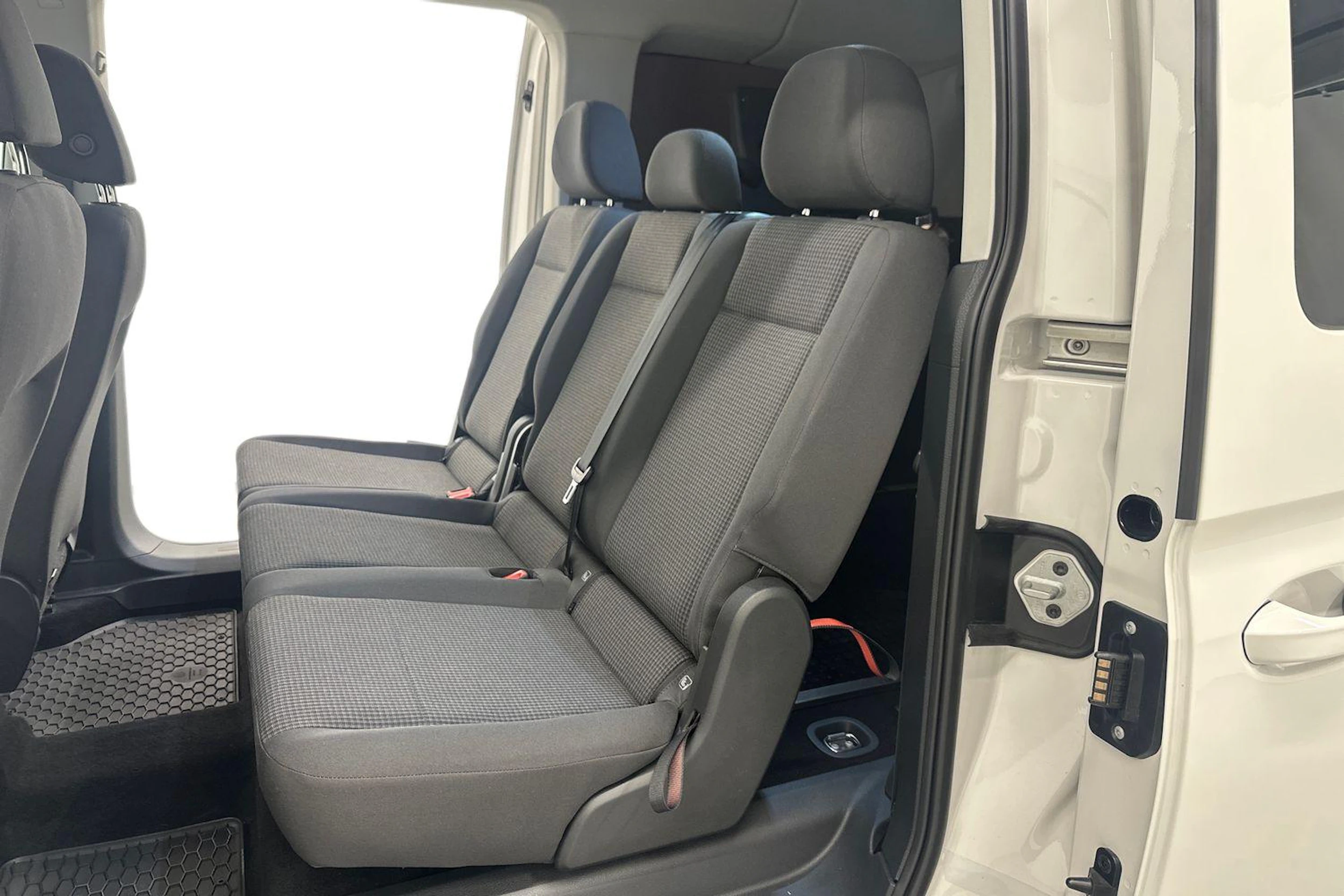 valkoinen Volkswagen Caddy Maxi 2025 kuva 8.