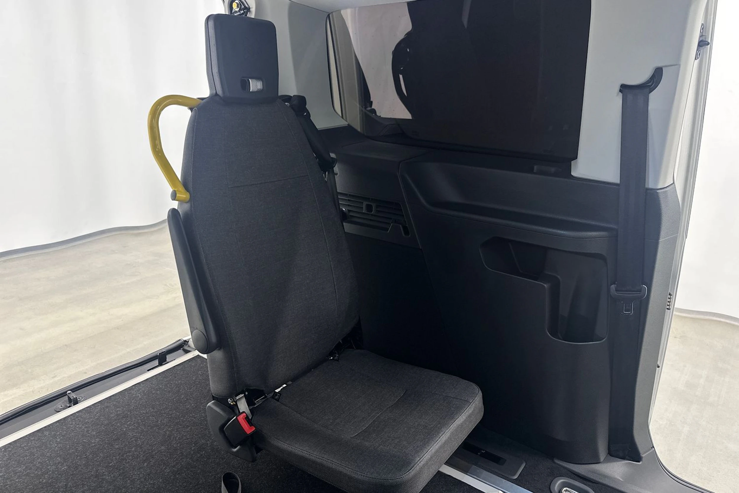 valkoinen Volkswagen Caddy Maxi 2025 kuva 21.