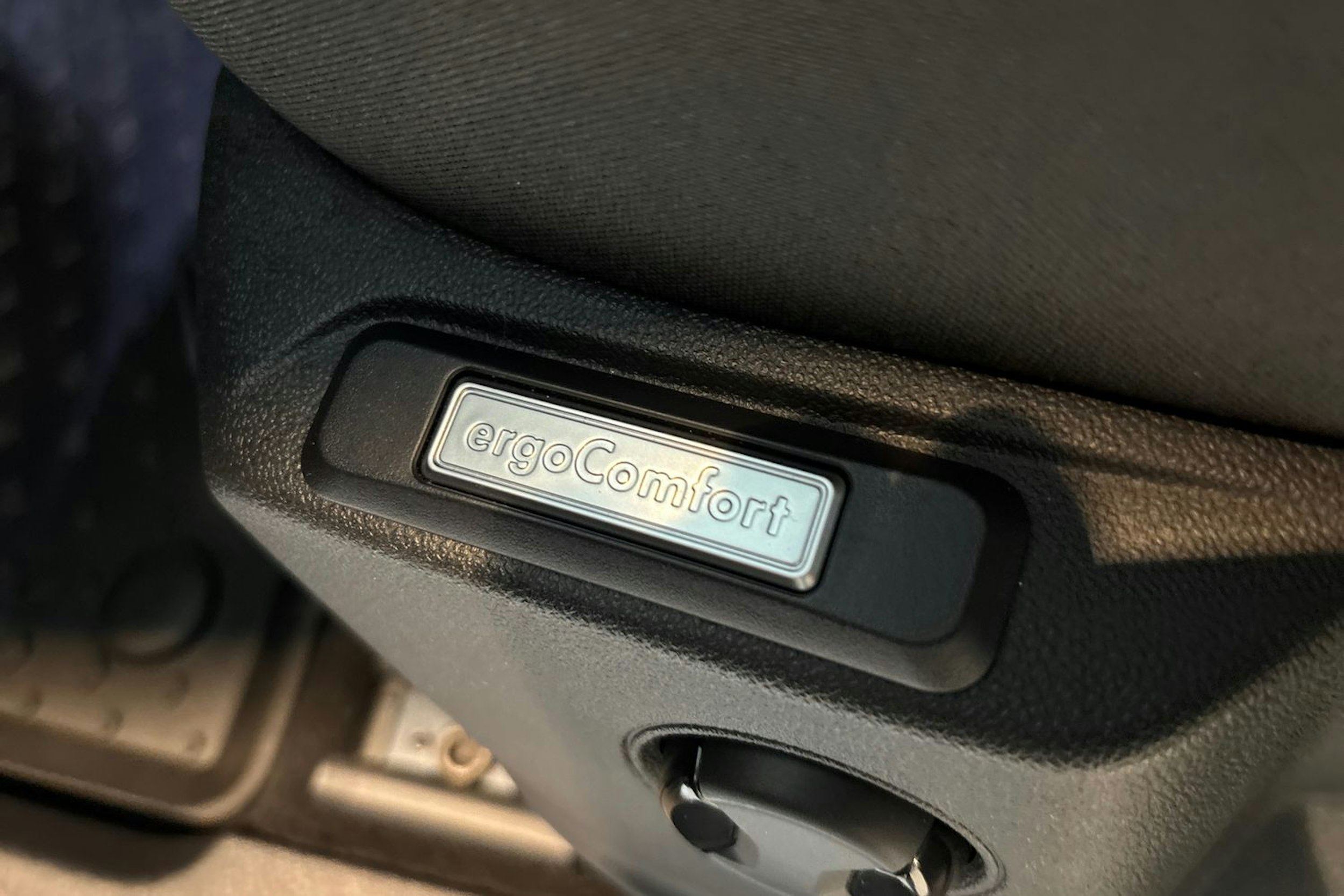 musta Volkswagen Caddy Maxi 2025 kuva 23.