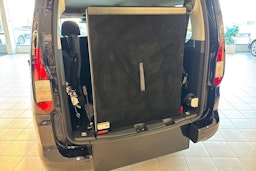 musta Volkswagen Caddy Maxi 2025 kuva 27.