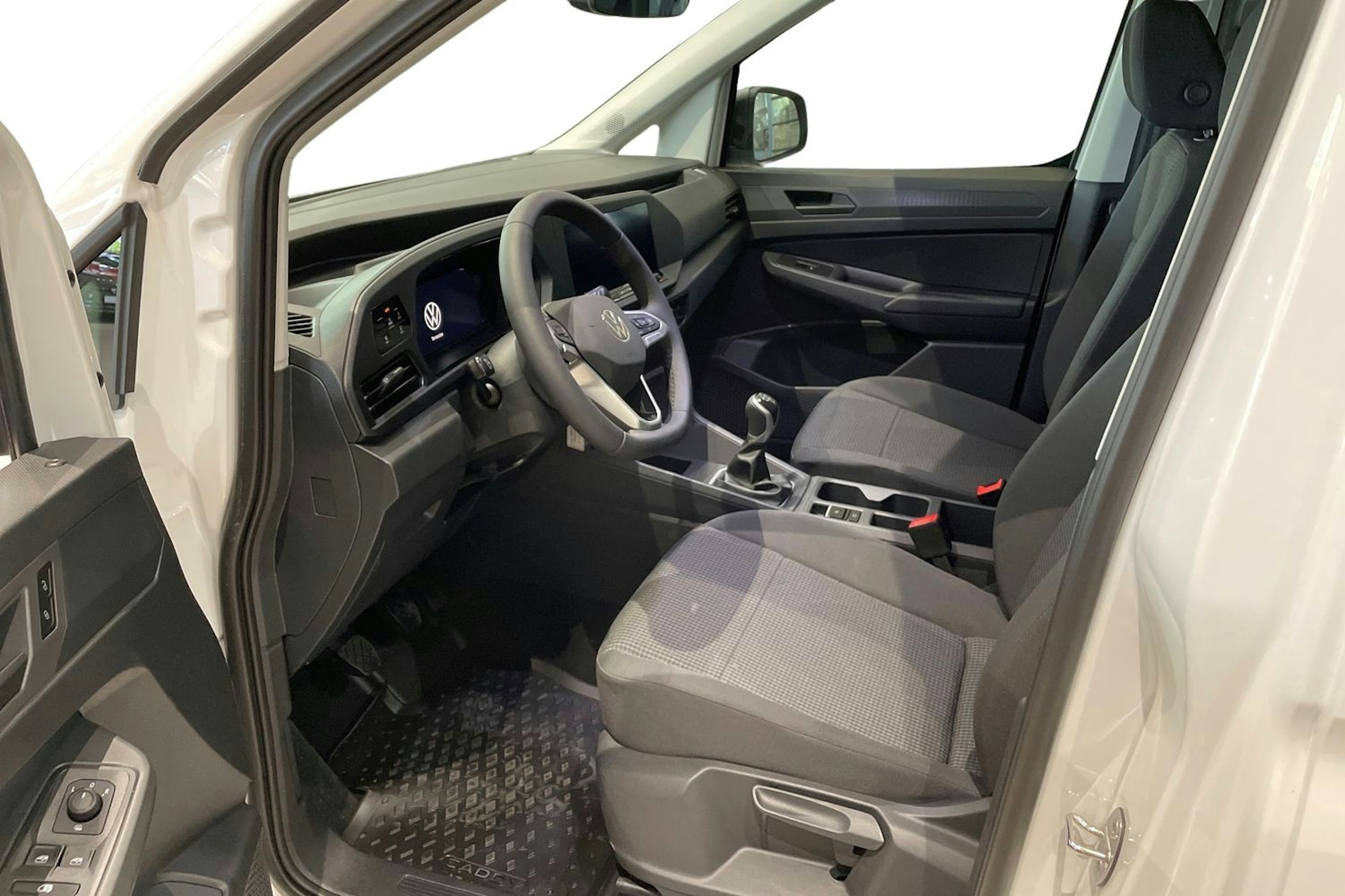 valkoinen Volkswagen Caddy Maxi 2025 kuva 8.