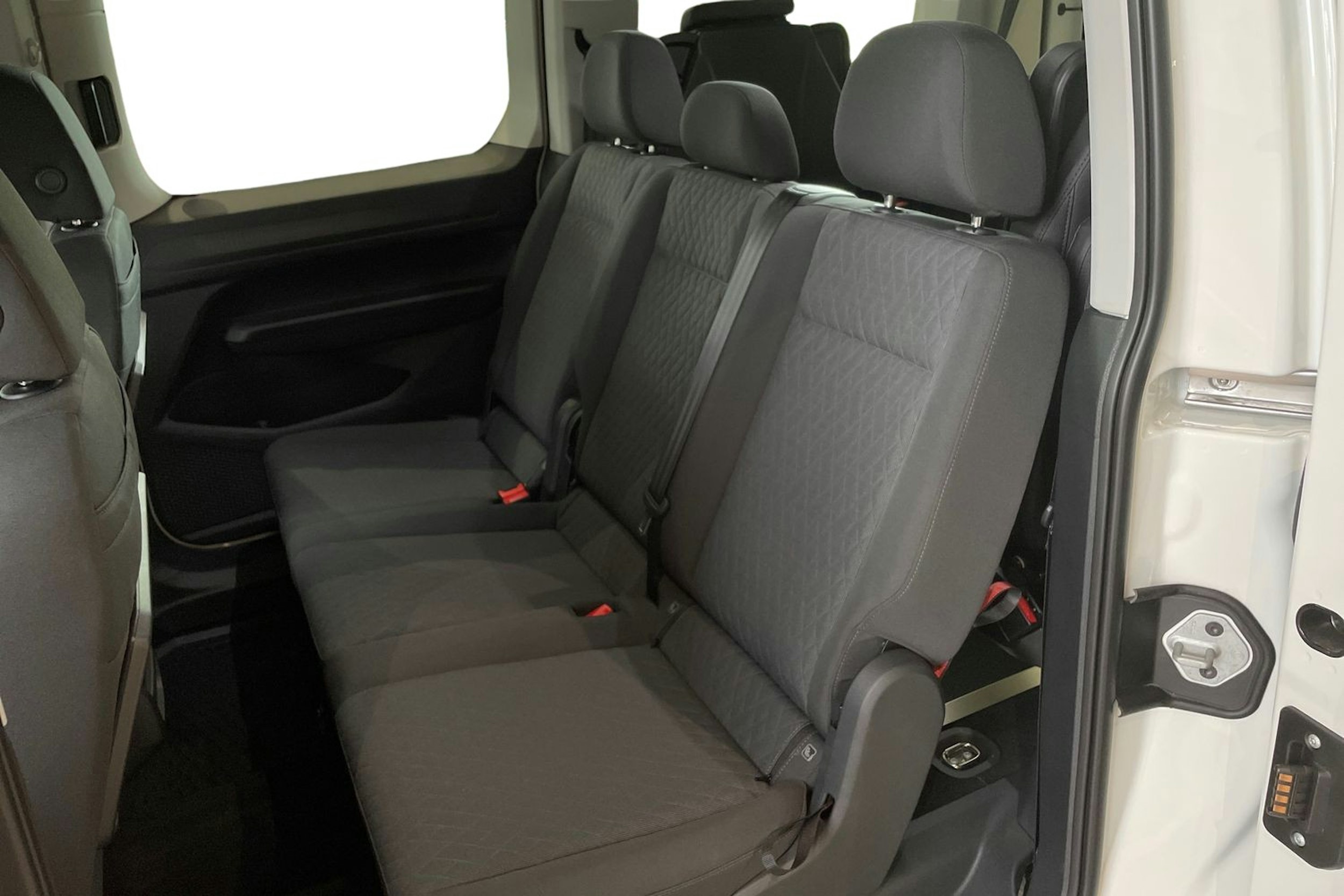 valkoinen Volkswagen Caddy Maxi 2025 kuva 8.