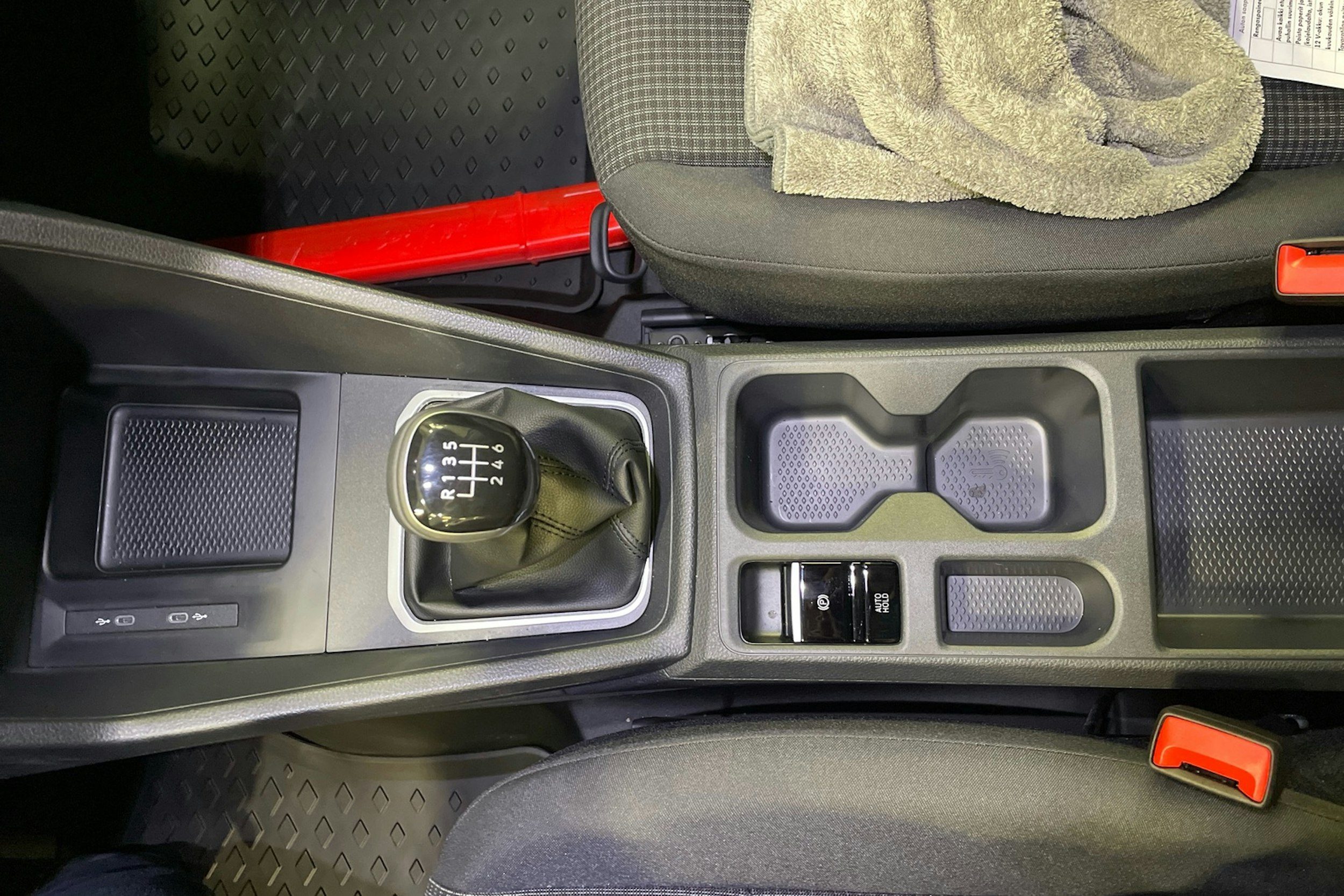 valkoinen Volkswagen Caddy Maxi 2025 kuva 10.