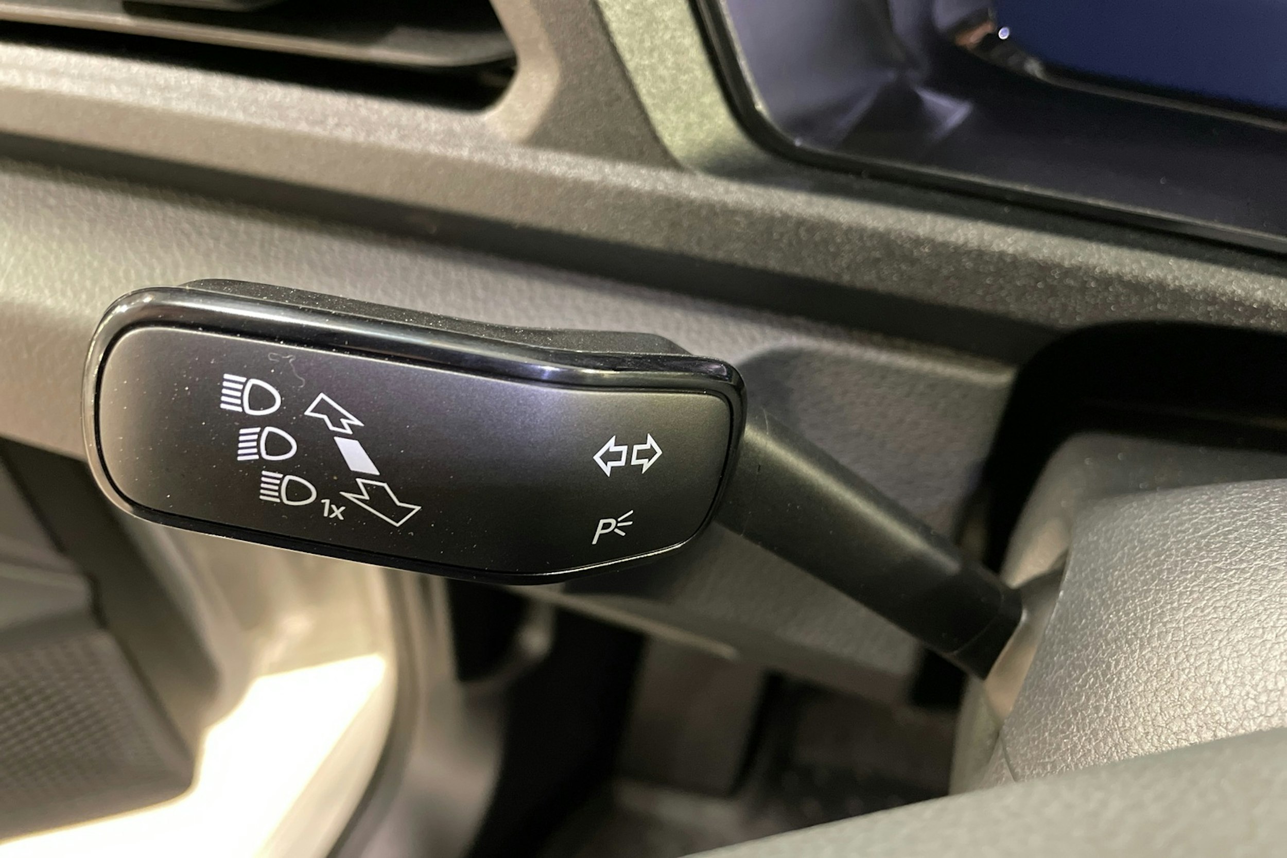 valkoinen Volkswagen Caddy Maxi 2025 kuva 14.