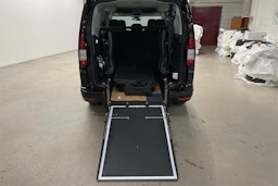 met. musta Volkswagen Caddy Maxi 2025 kuva 11.