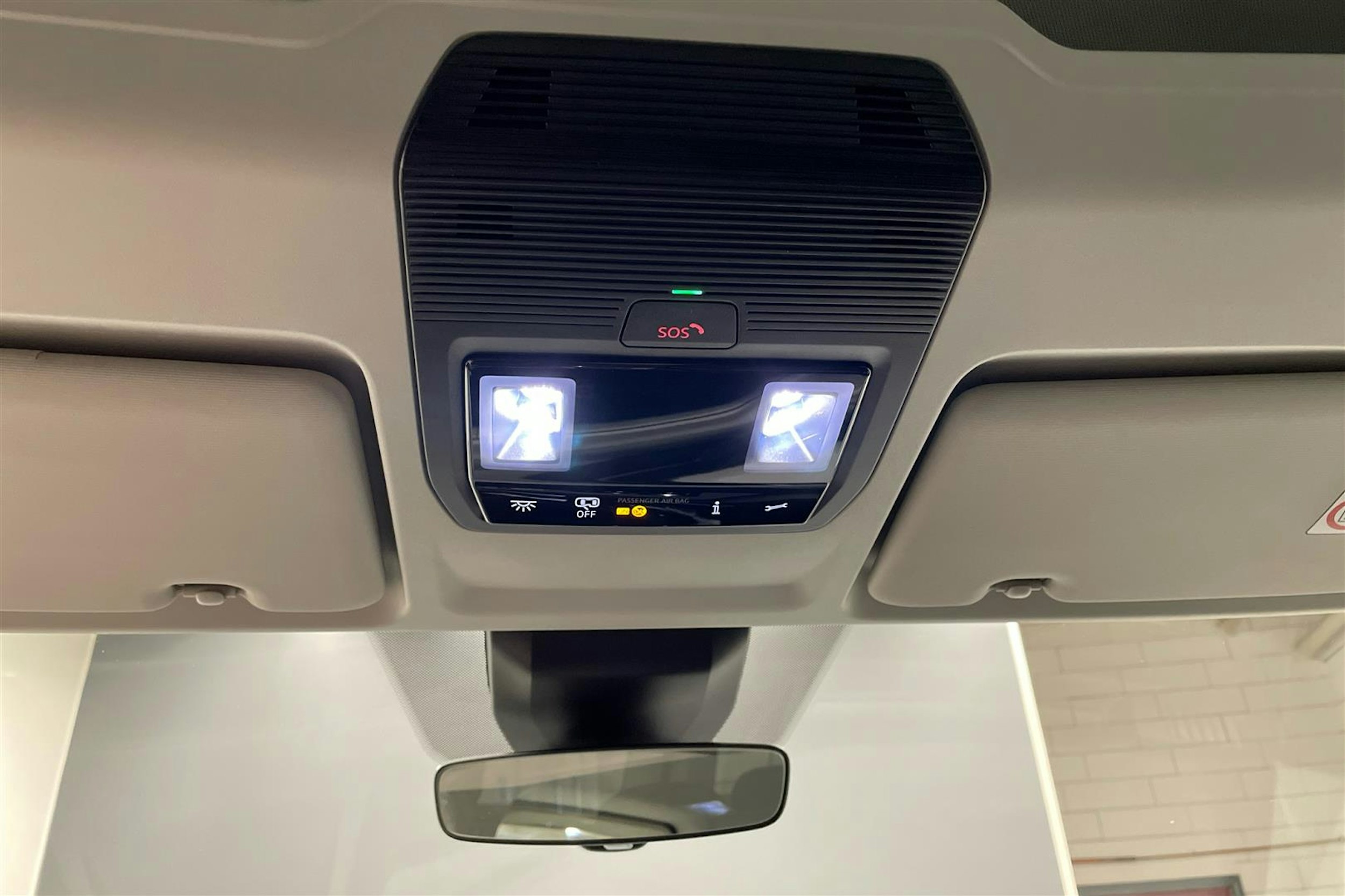 met. musta Volkswagen Caddy Maxi 2025 kuva 19.