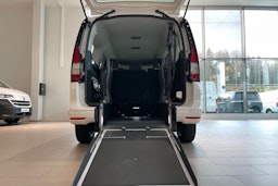 valkoinen Volkswagen Caddy Maxi 2025 kuva 10.