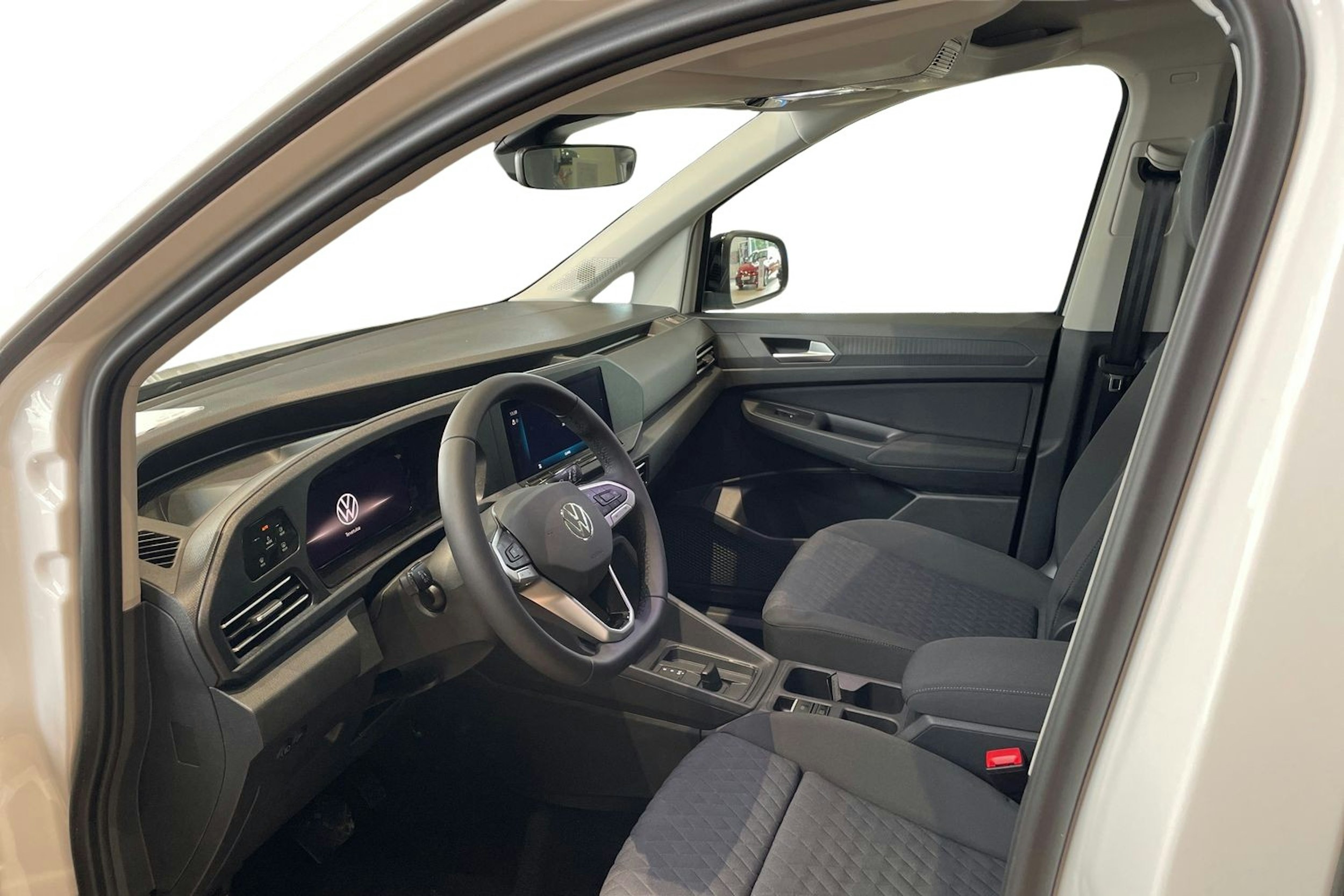 valkoinen Volkswagen Caddy Maxi 2025 kuva 8.