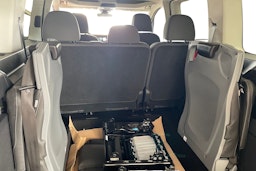 valkoinen Volkswagen Caddy Maxi 2025 kuva 10.