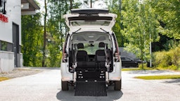 valkoinen Volkswagen Caddy Maxi 2025 kuva 2.