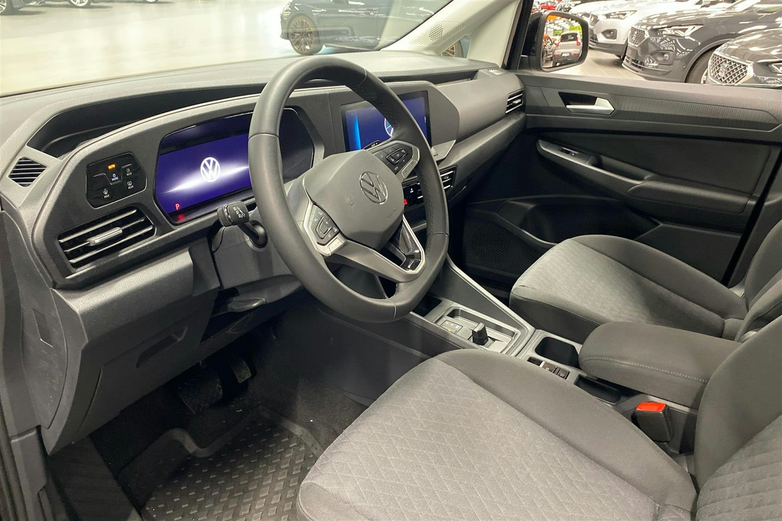 met. musta Volkswagen Caddy Maxi 2025 kuva 6.