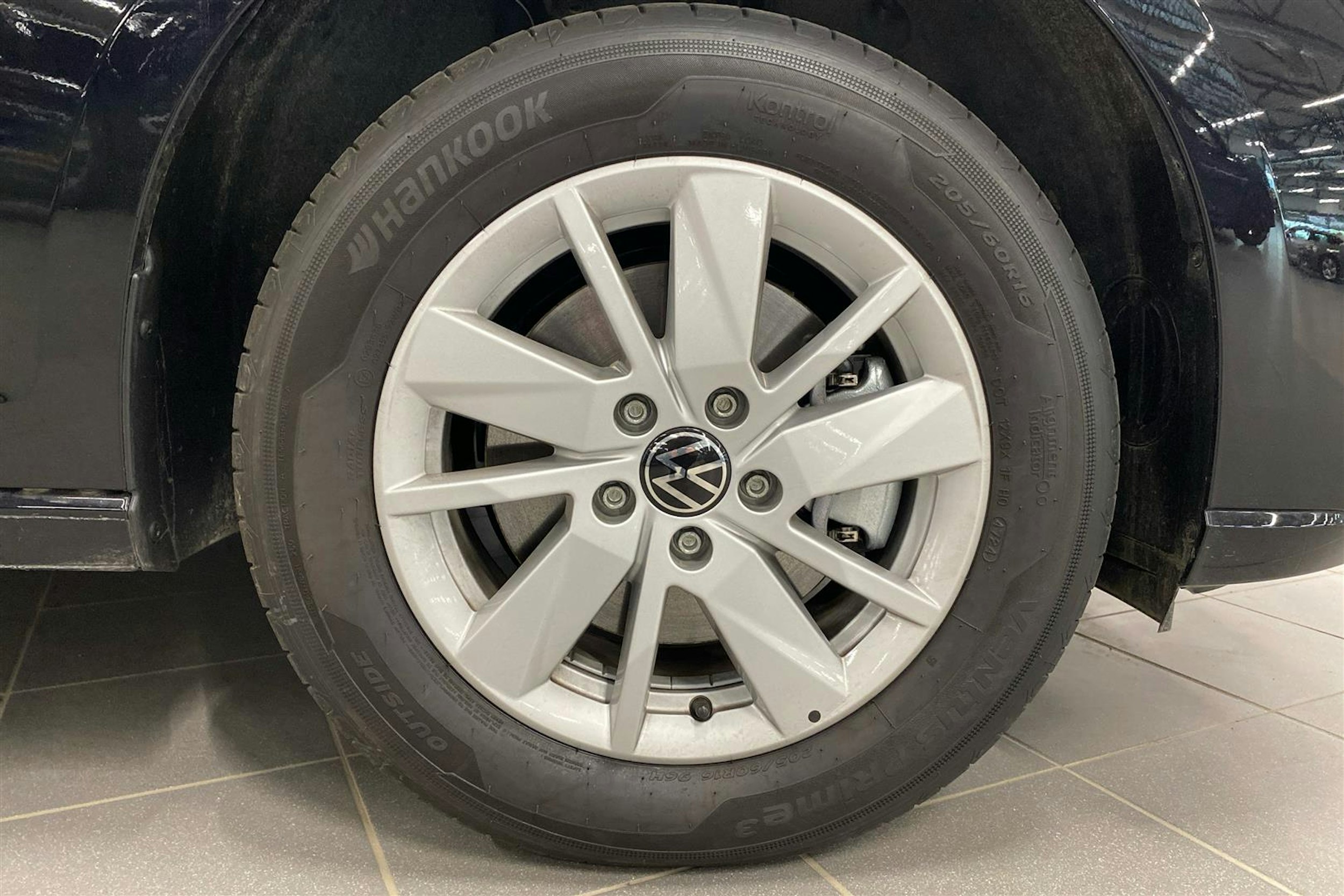met. musta Volkswagen Caddy Maxi 2025 kuva 9.