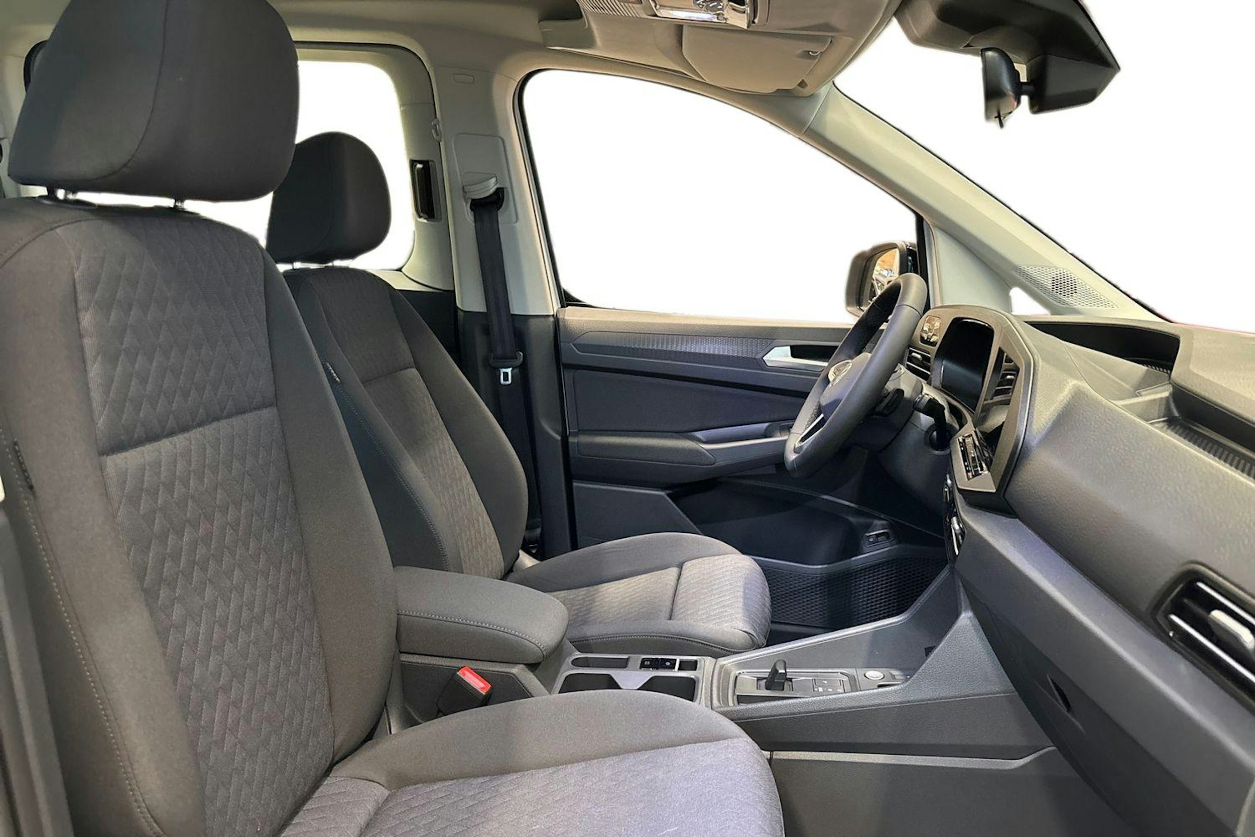 Valkoinen Volkswagen Caddy Maxi 2025 kuva 11.
