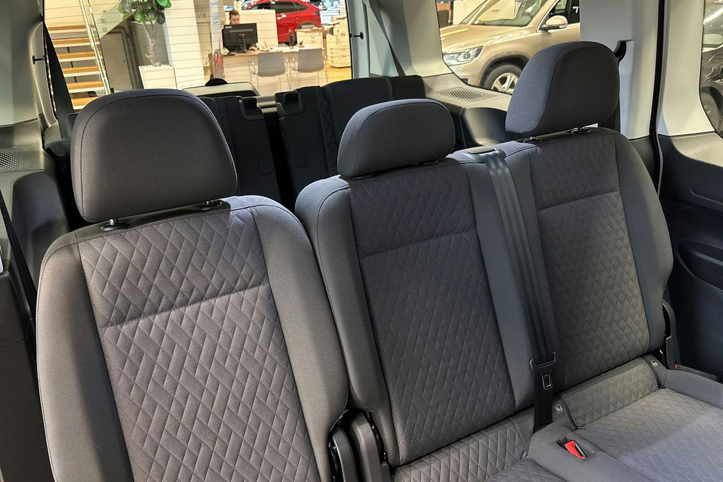 Valkoinen Volkswagen Caddy Maxi 2025 kuva 13.