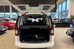 Valkoinen Volkswagen Caddy Maxi 2025 kuva 16.