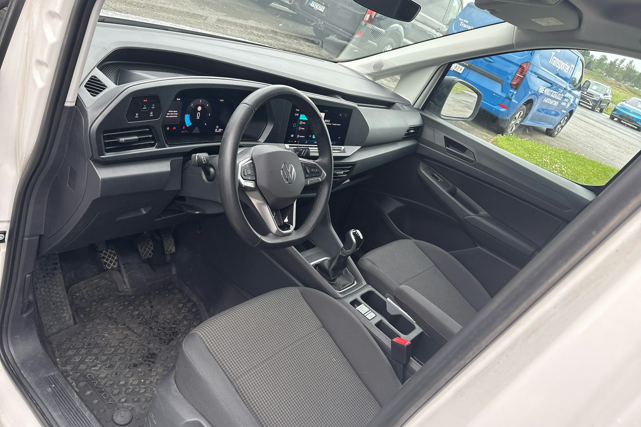 valkoinen Volkswagen Caddy Maxi 2025 kuva 6.