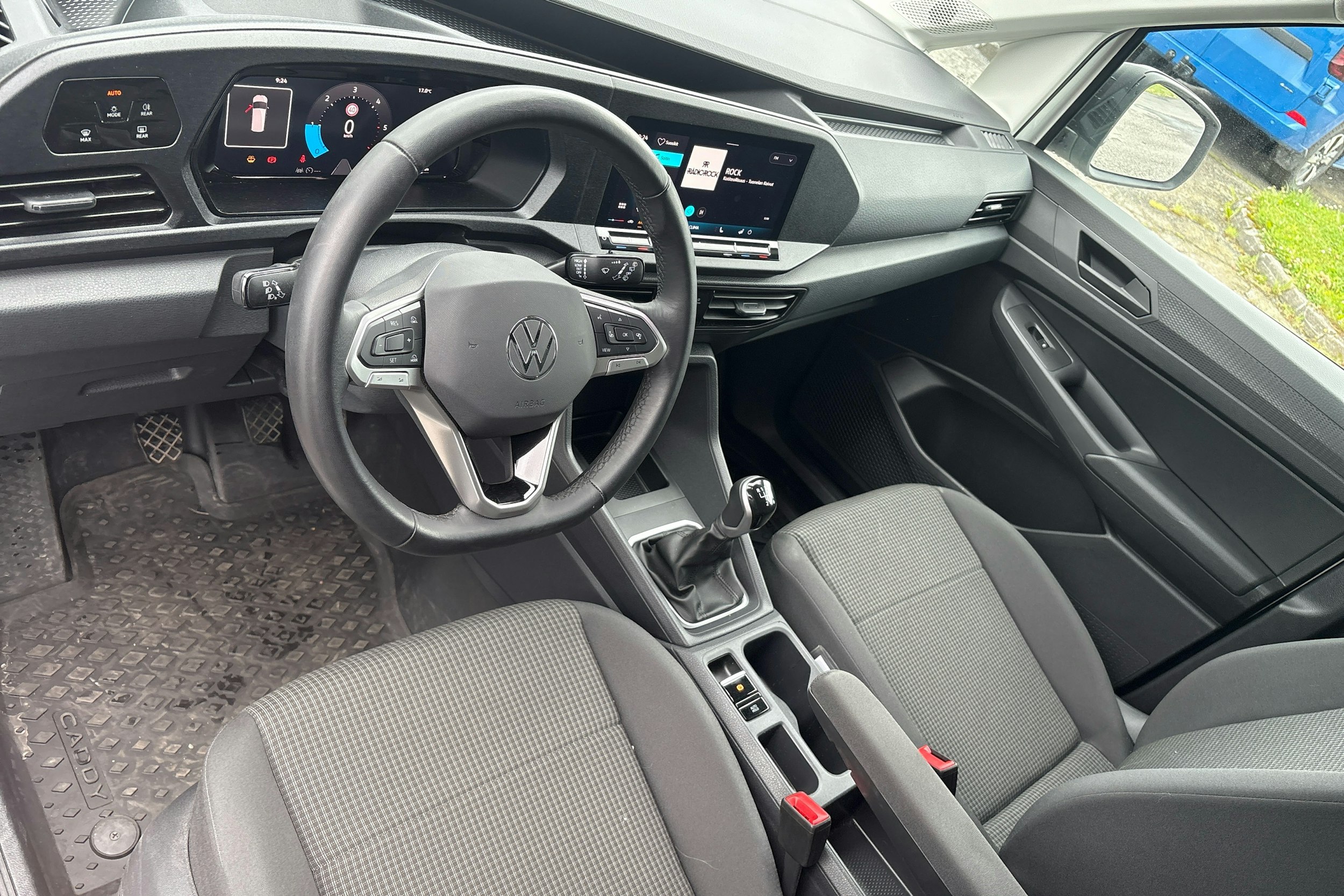 valkoinen Volkswagen Caddy Maxi 2025 kuva 7.