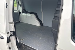valkoinen Volkswagen Caddy Maxi 2025 kuva 8.
