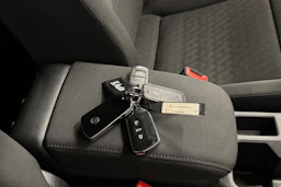 harmaa Volkswagen Caddy Maxi 2025 kuva 35.