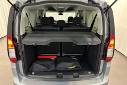 harmaa Volkswagen Caddy Maxi 2025 kuva 13.