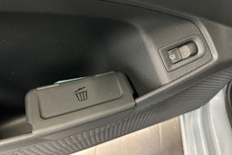 harmaa Volkswagen Caddy Maxi 2025 kuva 15.