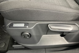 harmaa Volkswagen Caddy Maxi 2025 kuva 17.