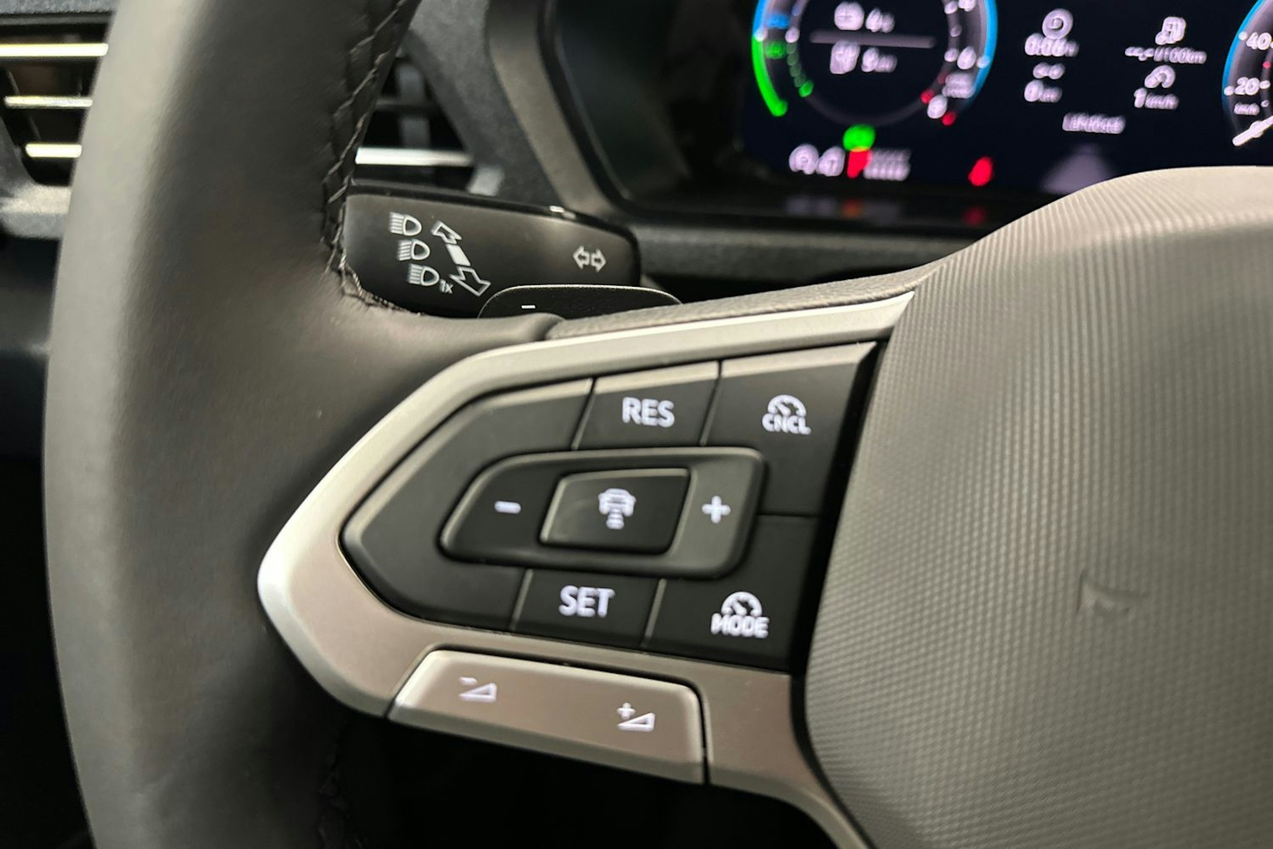 harmaa Volkswagen Caddy Maxi 2025 kuva 20.