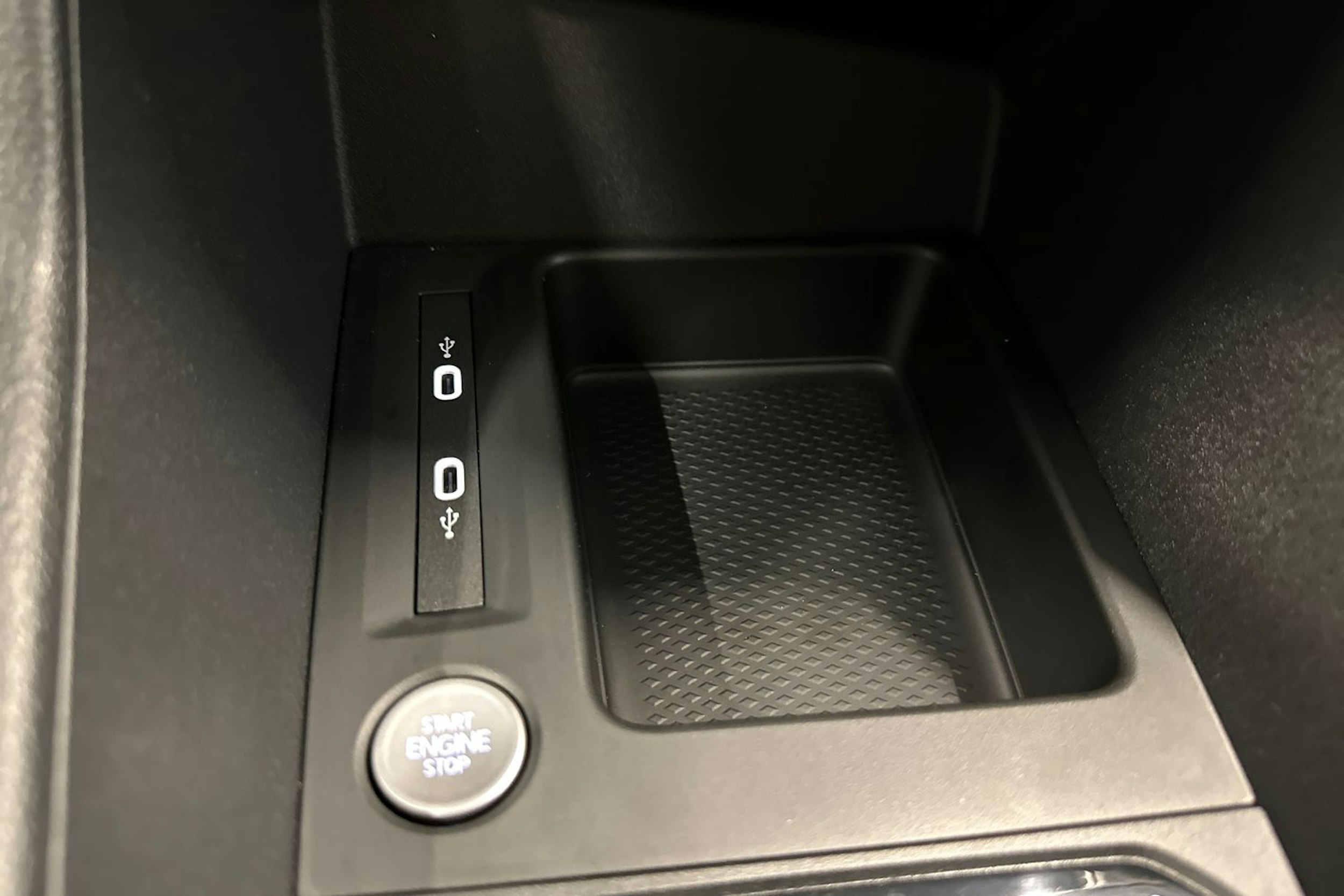 harmaa Volkswagen Caddy Maxi 2025 kuva 29.