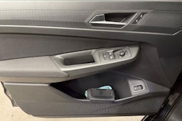 sininen Volkswagen Caddy Maxi 2026 kuva 14.