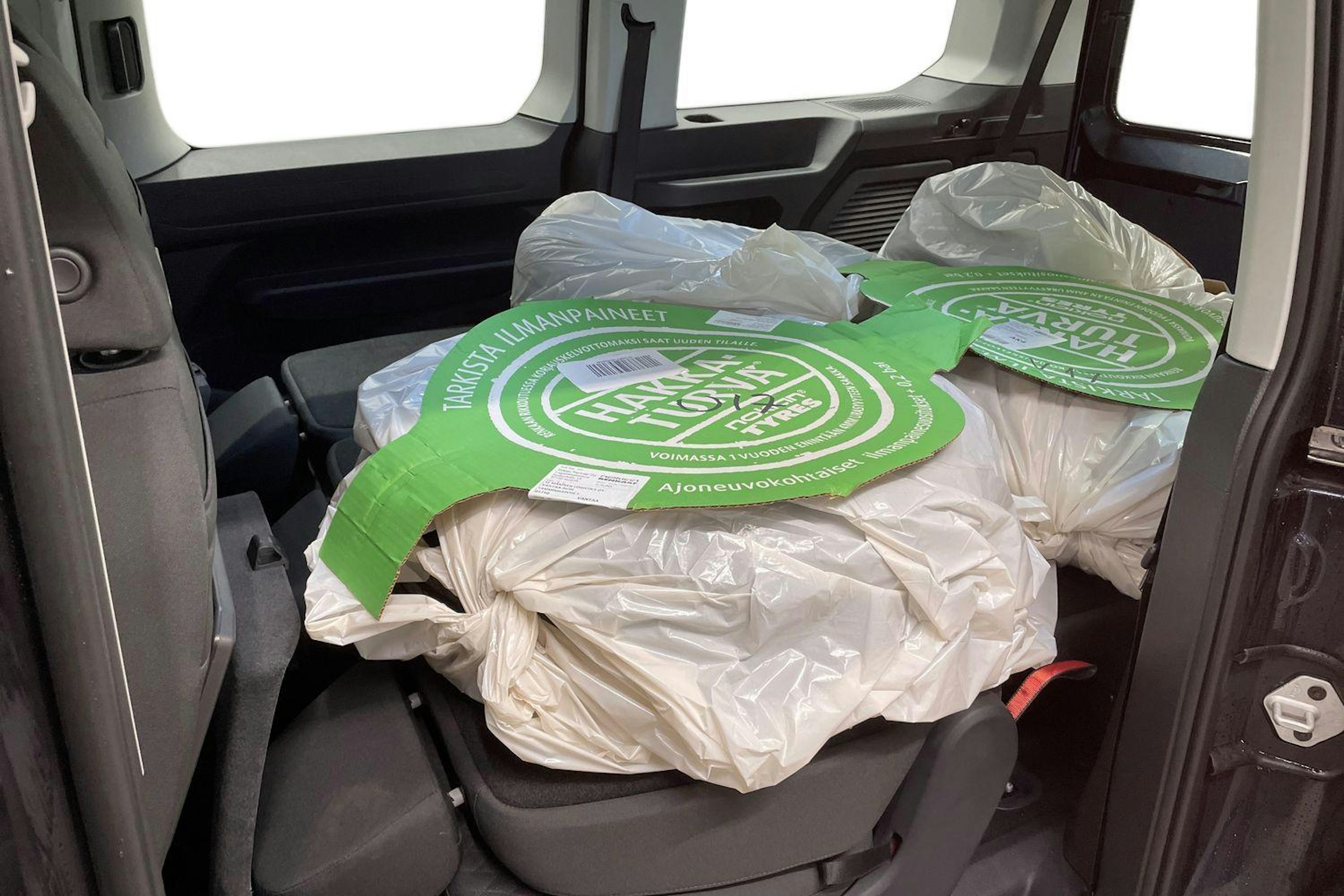 sininen Volkswagen Caddy Maxi 2026 kuva 15.