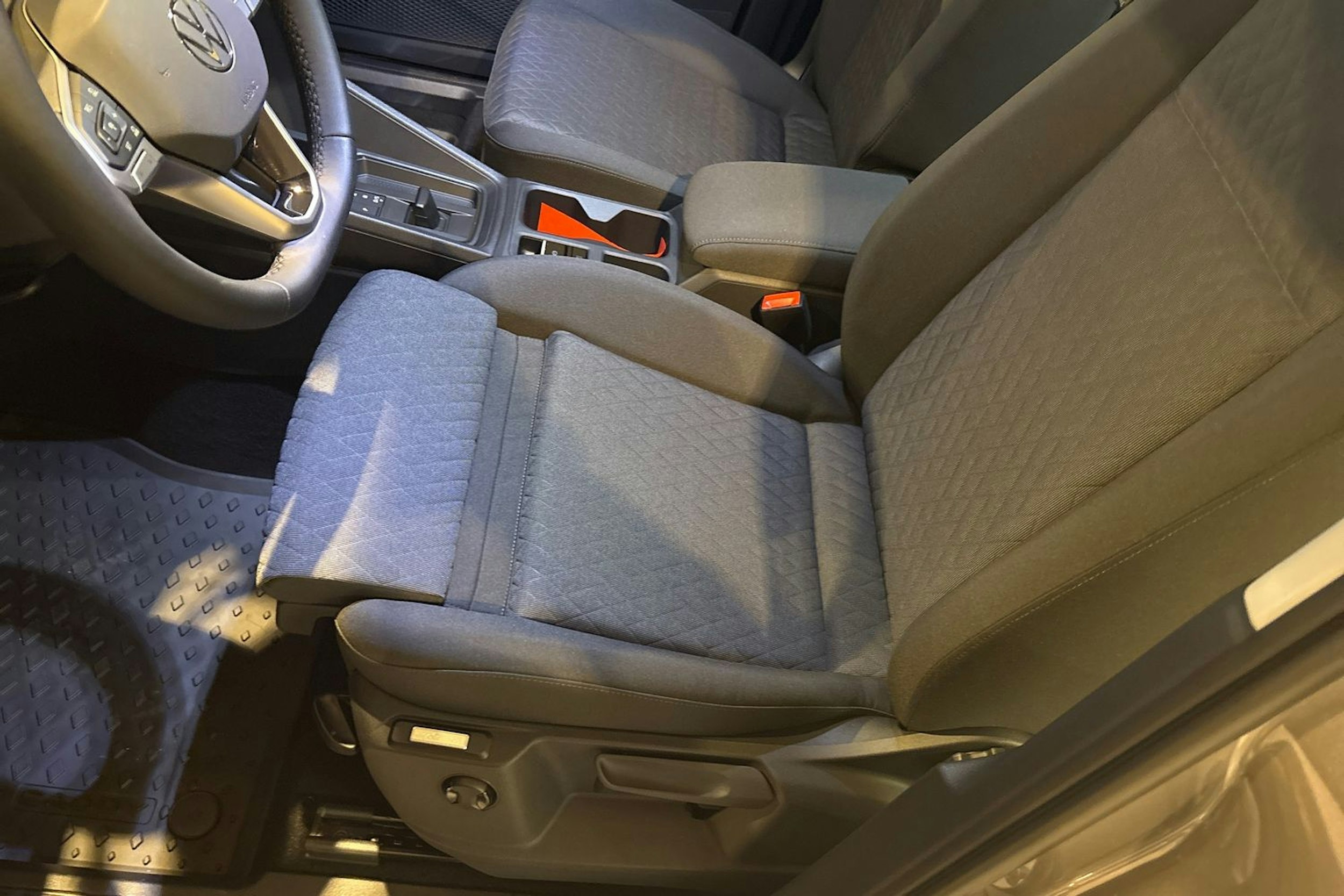 ruskea (beige) Volkswagen Caddy Maxi 2025 kuva 13.