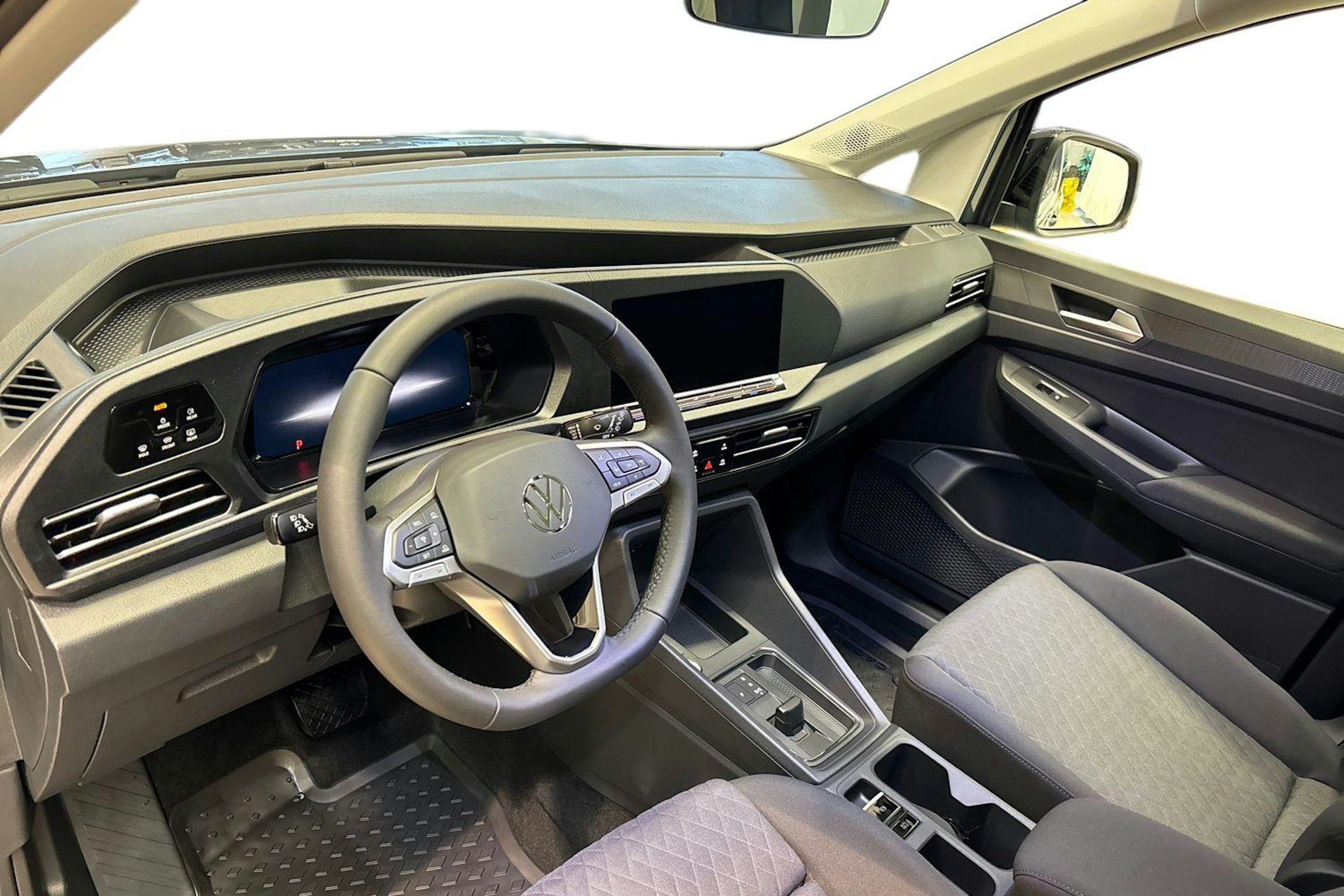 harmaa Volkswagen Caddy Maxi 2025 kuva 6.