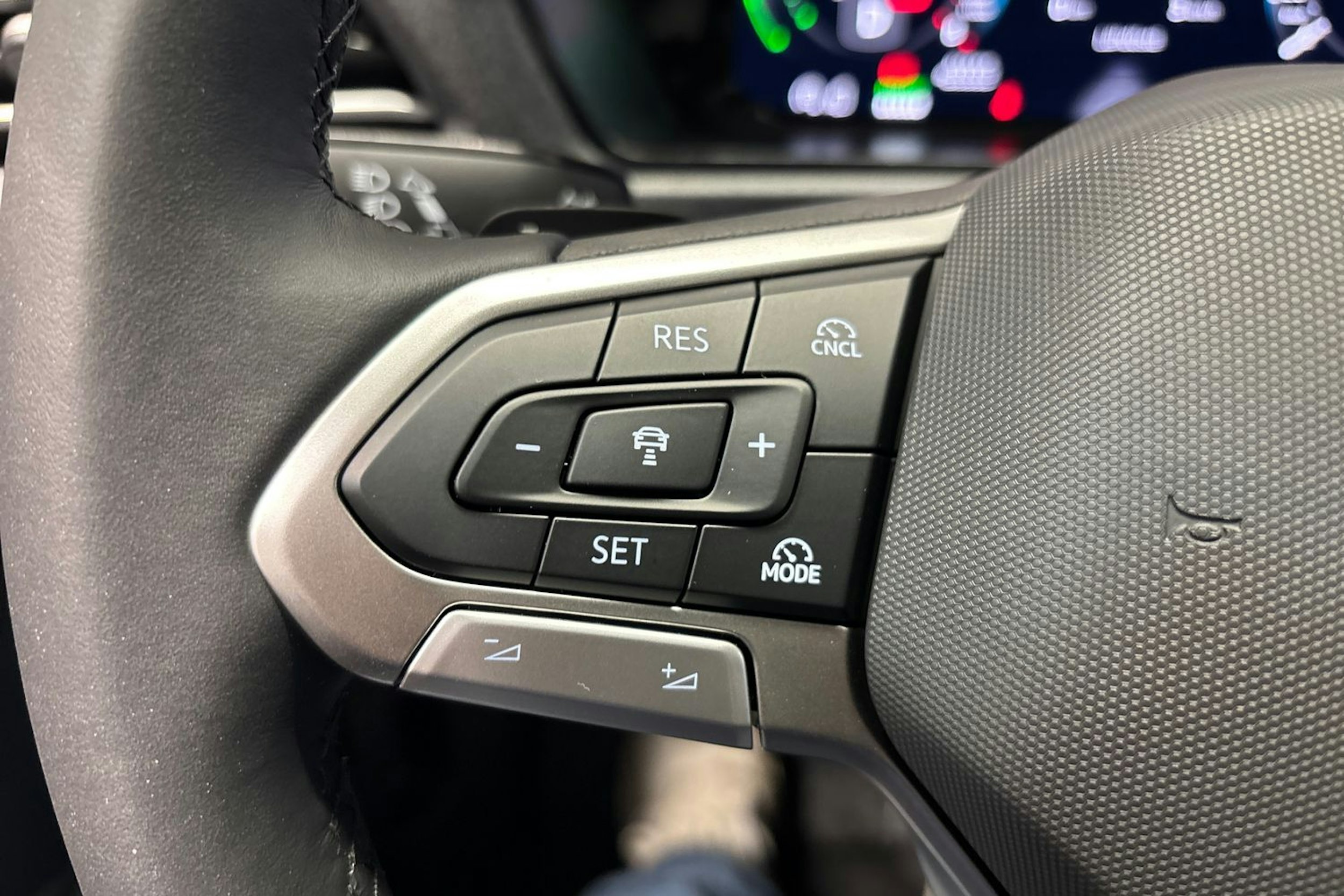 harmaa Volkswagen Caddy Maxi 2025 kuva 15.