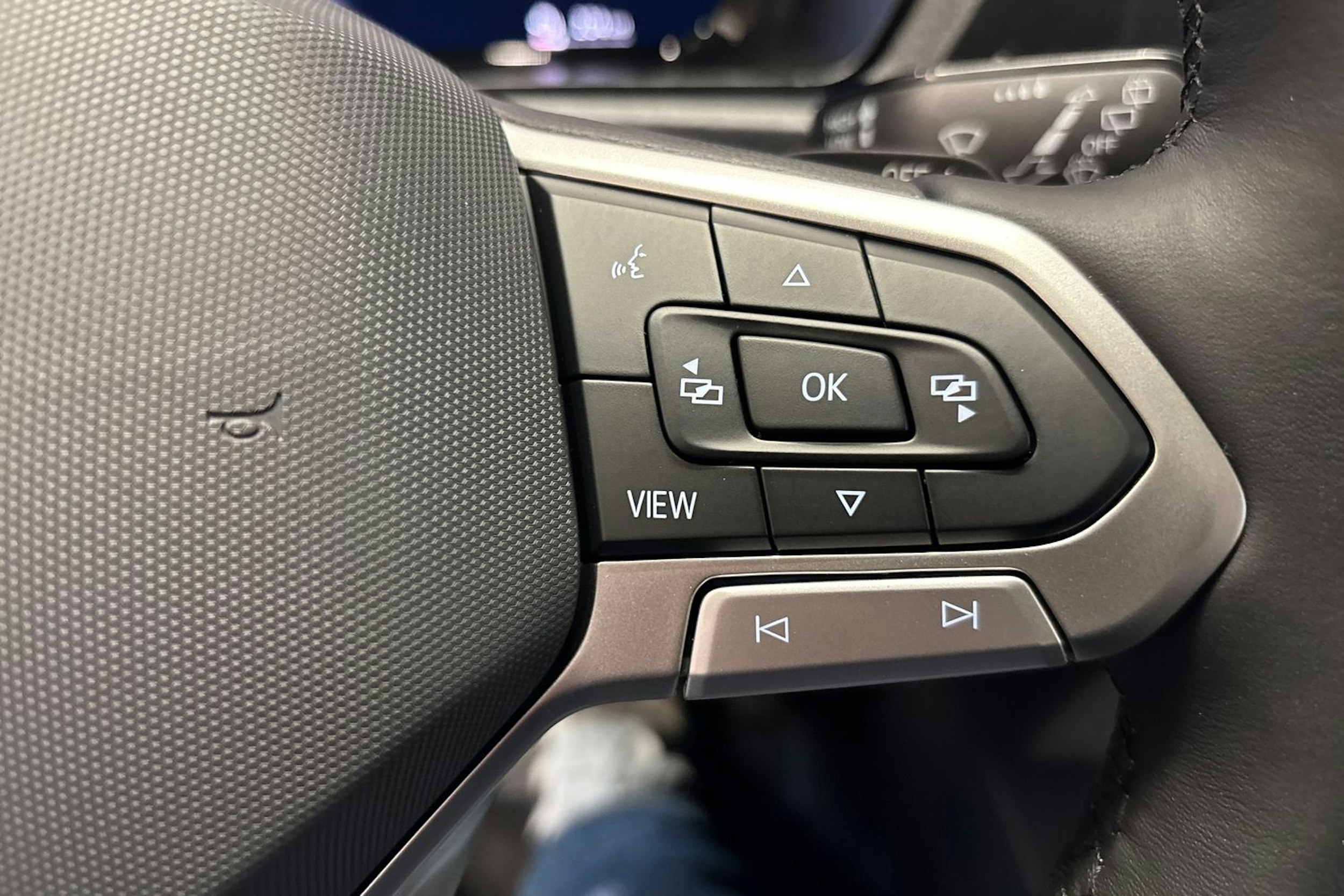 harmaa Volkswagen Caddy Maxi 2025 kuva 16.