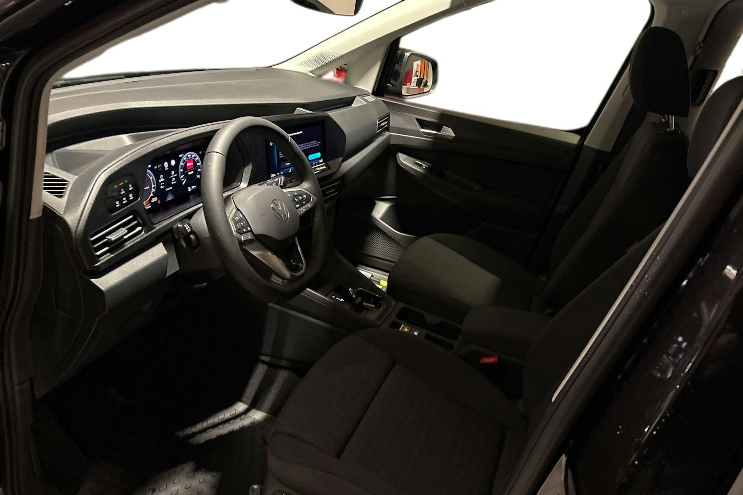 musta Volkswagen Caddy Maxi 2026 kuva 6.