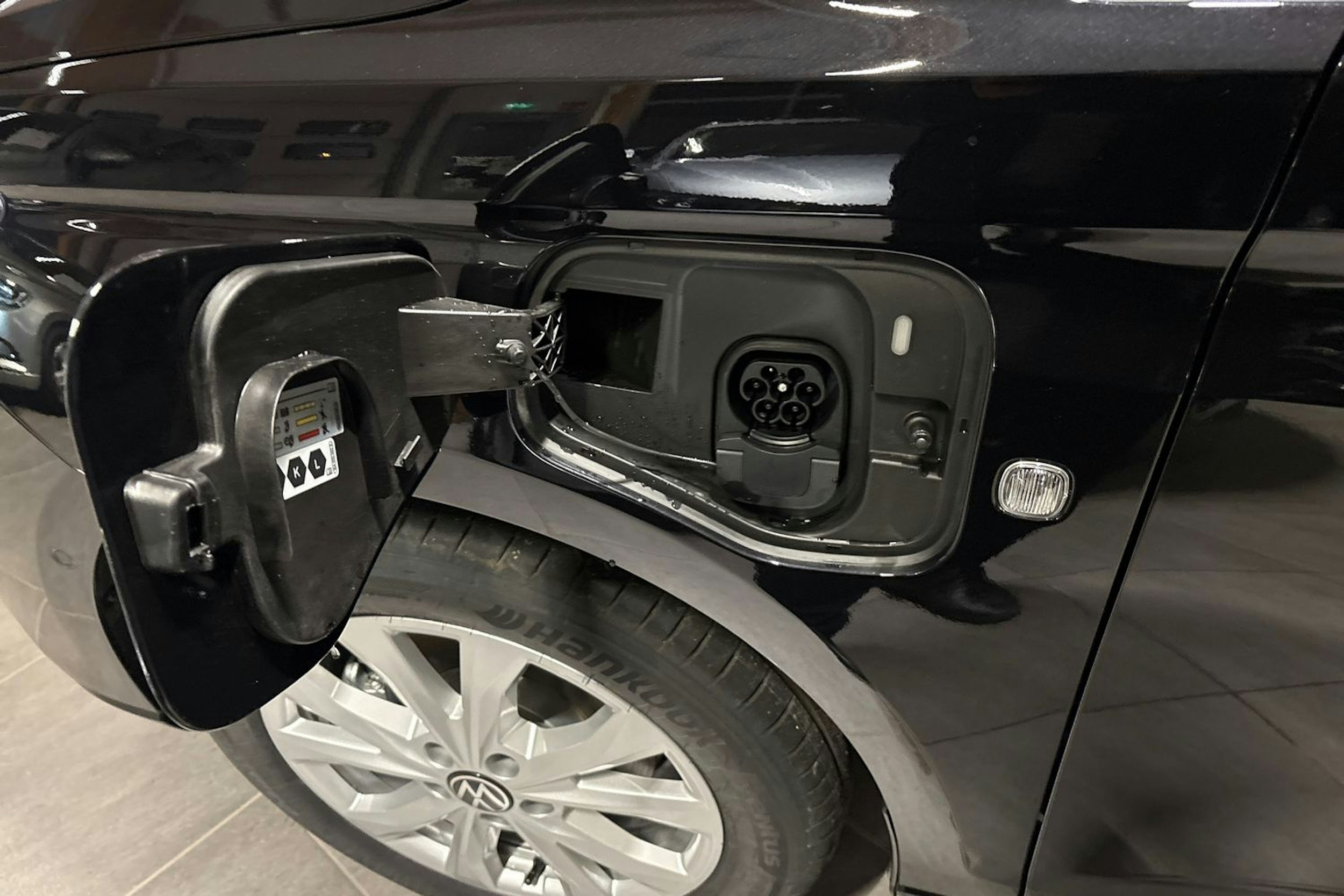 musta Volkswagen Caddy Maxi 2026 kuva 14.