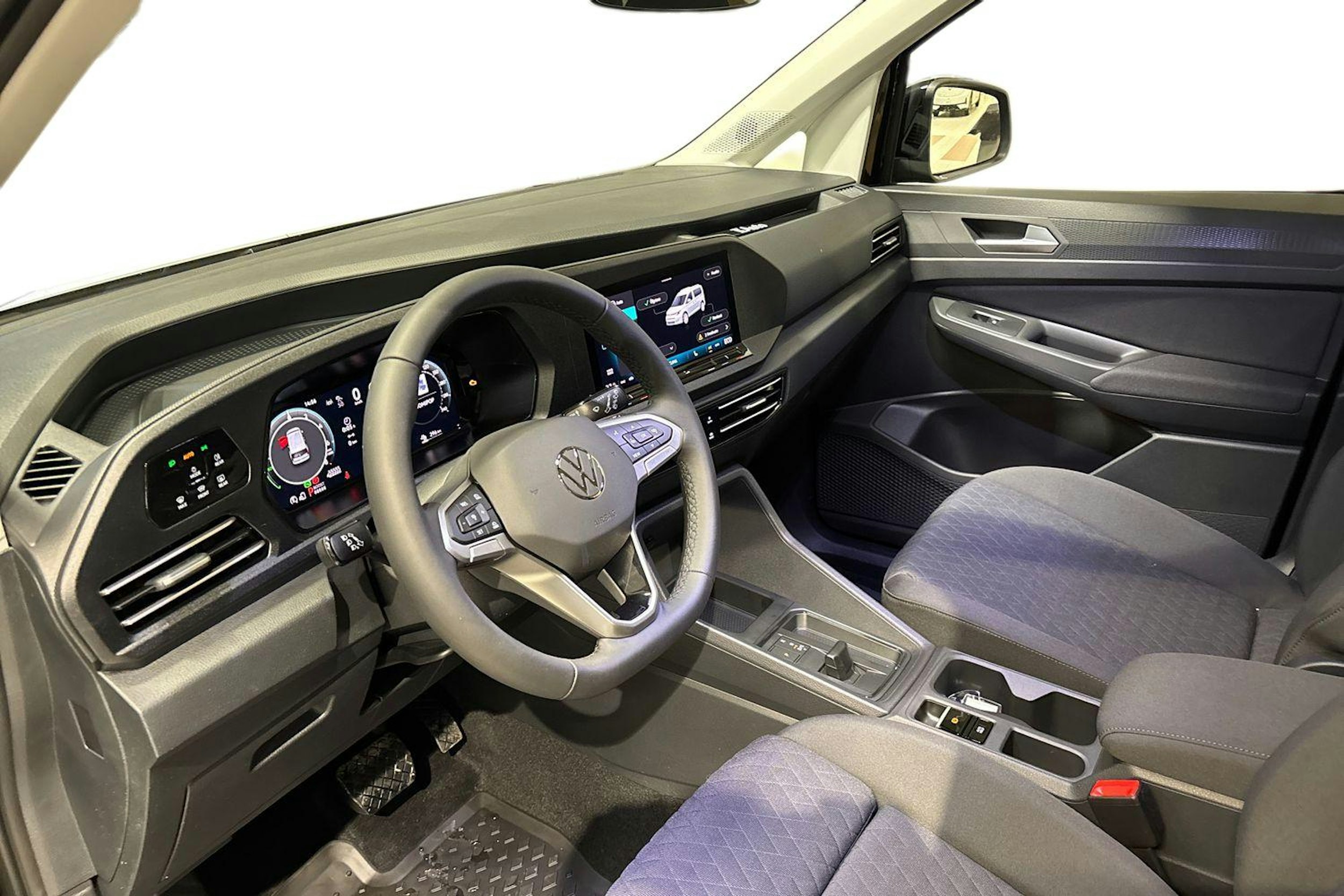 musta Volkswagen Caddy Maxi 2025 kuva 8.