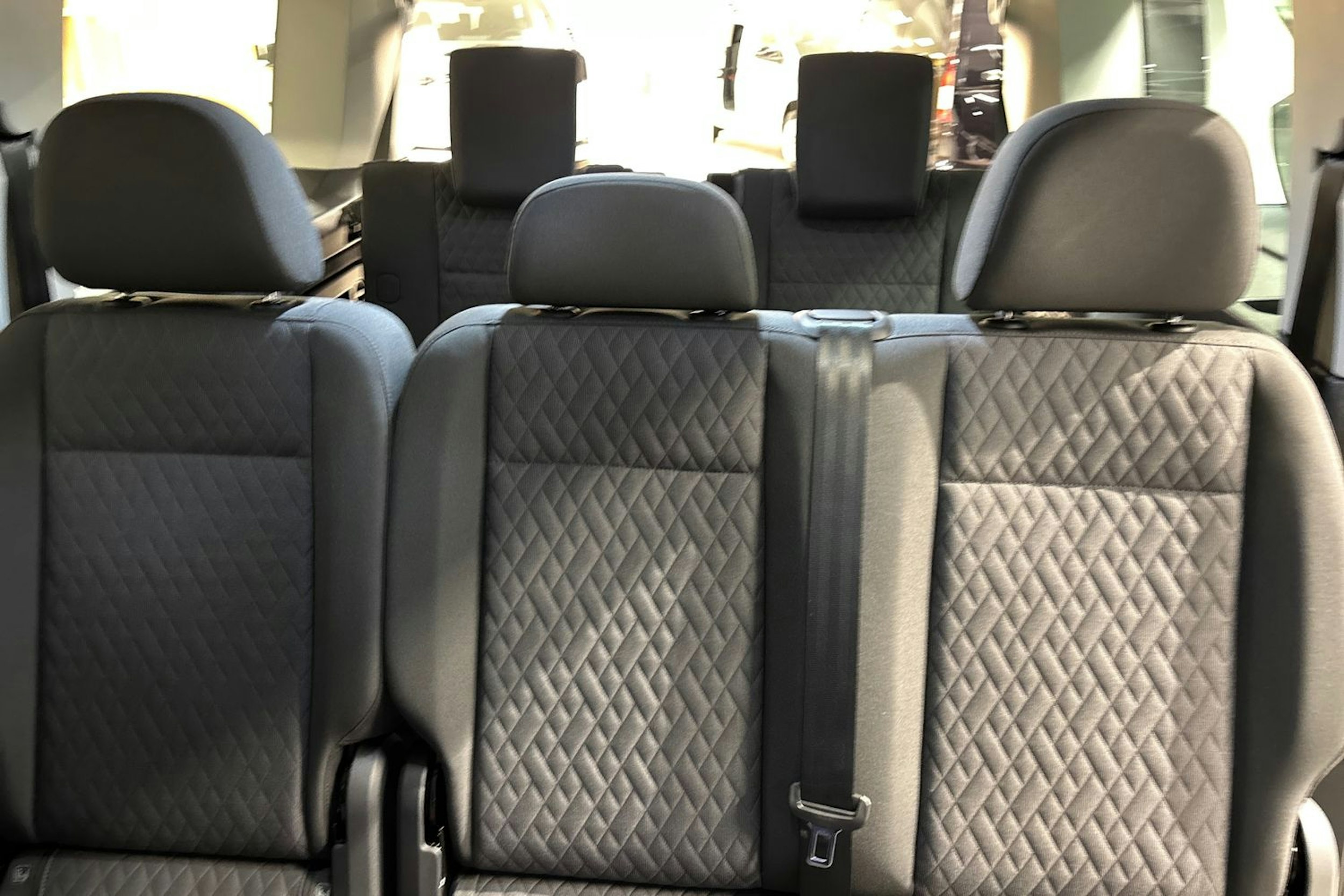 musta Volkswagen Caddy Maxi 2025 kuva 15.