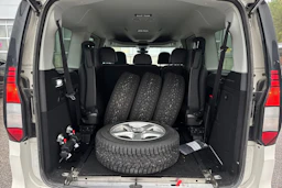 valkoinen Volkswagen Caddy Maxi 2025 kuva 4.