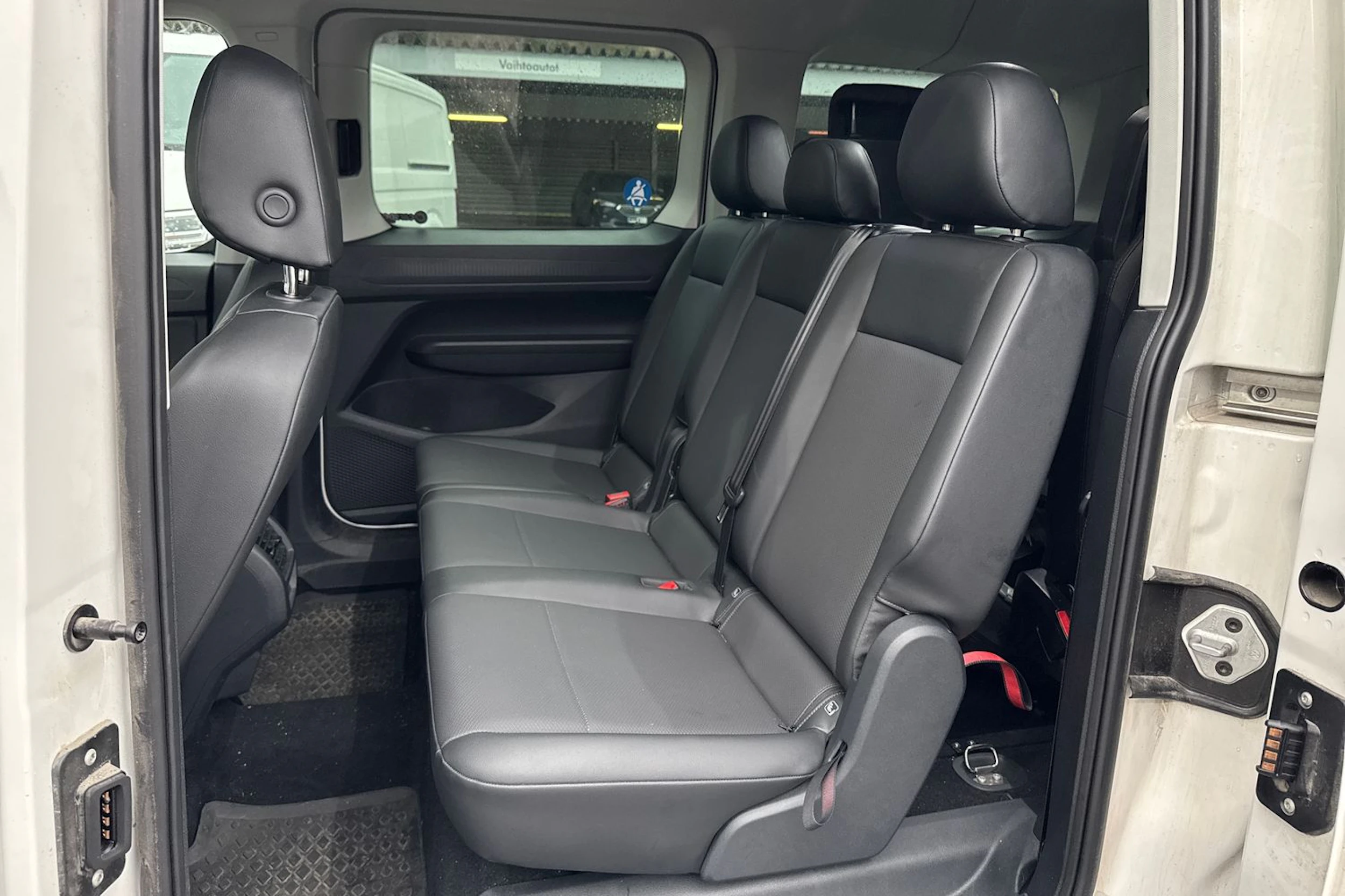 valkoinen Volkswagen Caddy Maxi 2025 kuva 5.