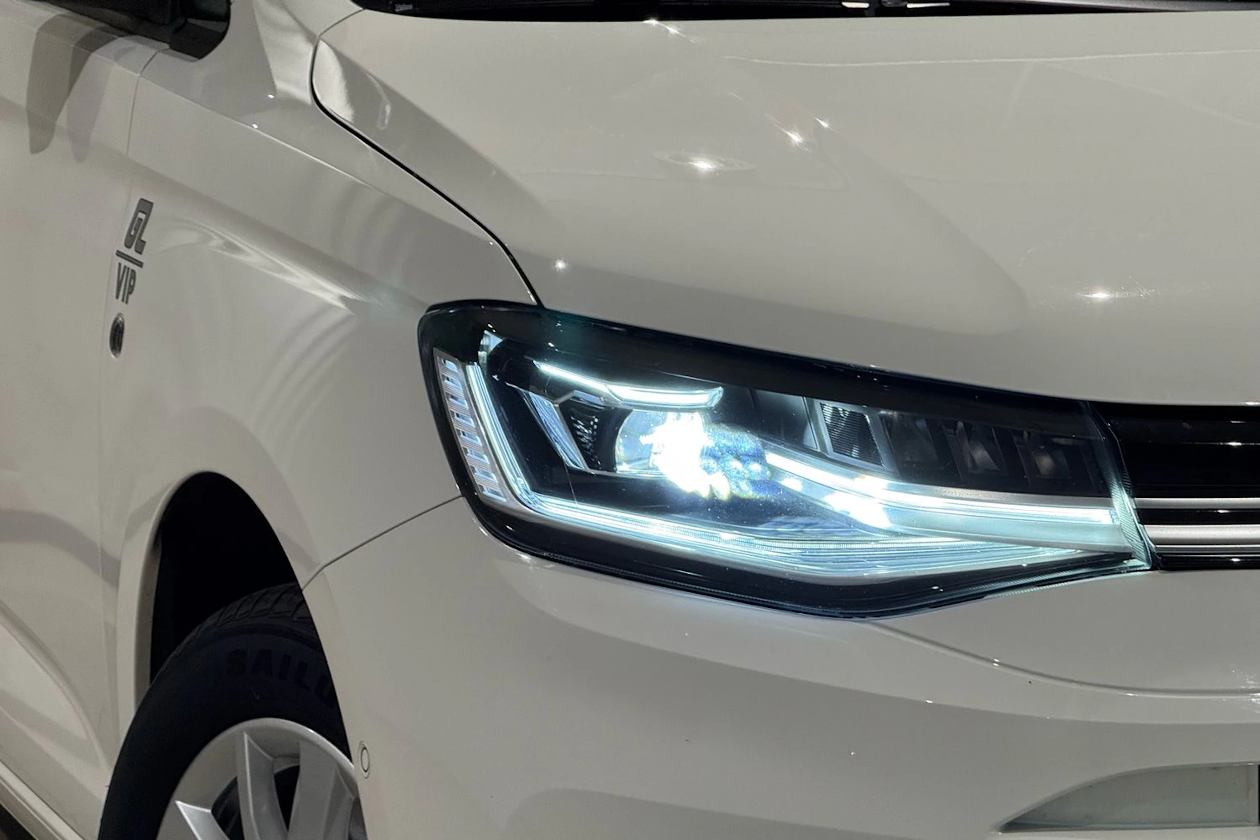 valkoinen Volkswagen Caddy Maxi 2025 kuva 11.