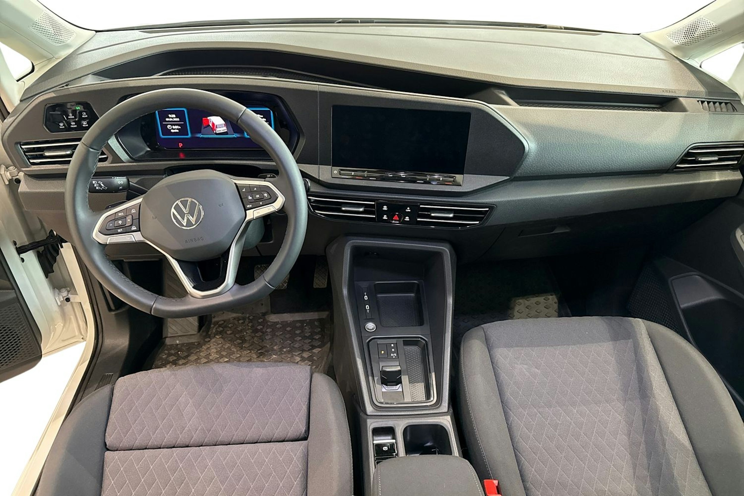 valkoinen Volkswagen Caddy Maxi 2025 kuva 8.
