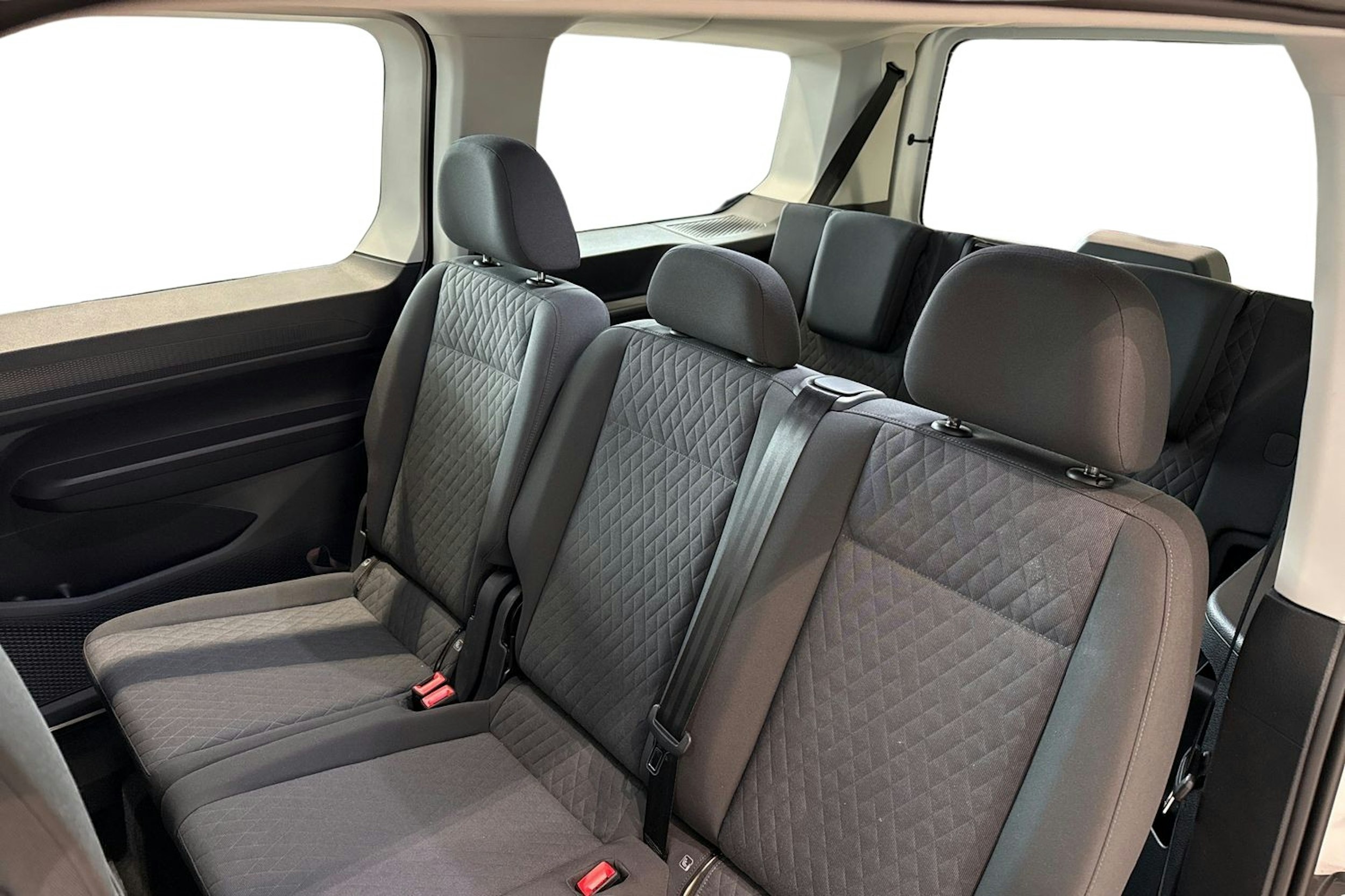 valkoinen Volkswagen Caddy Maxi 2025 kuva 9.