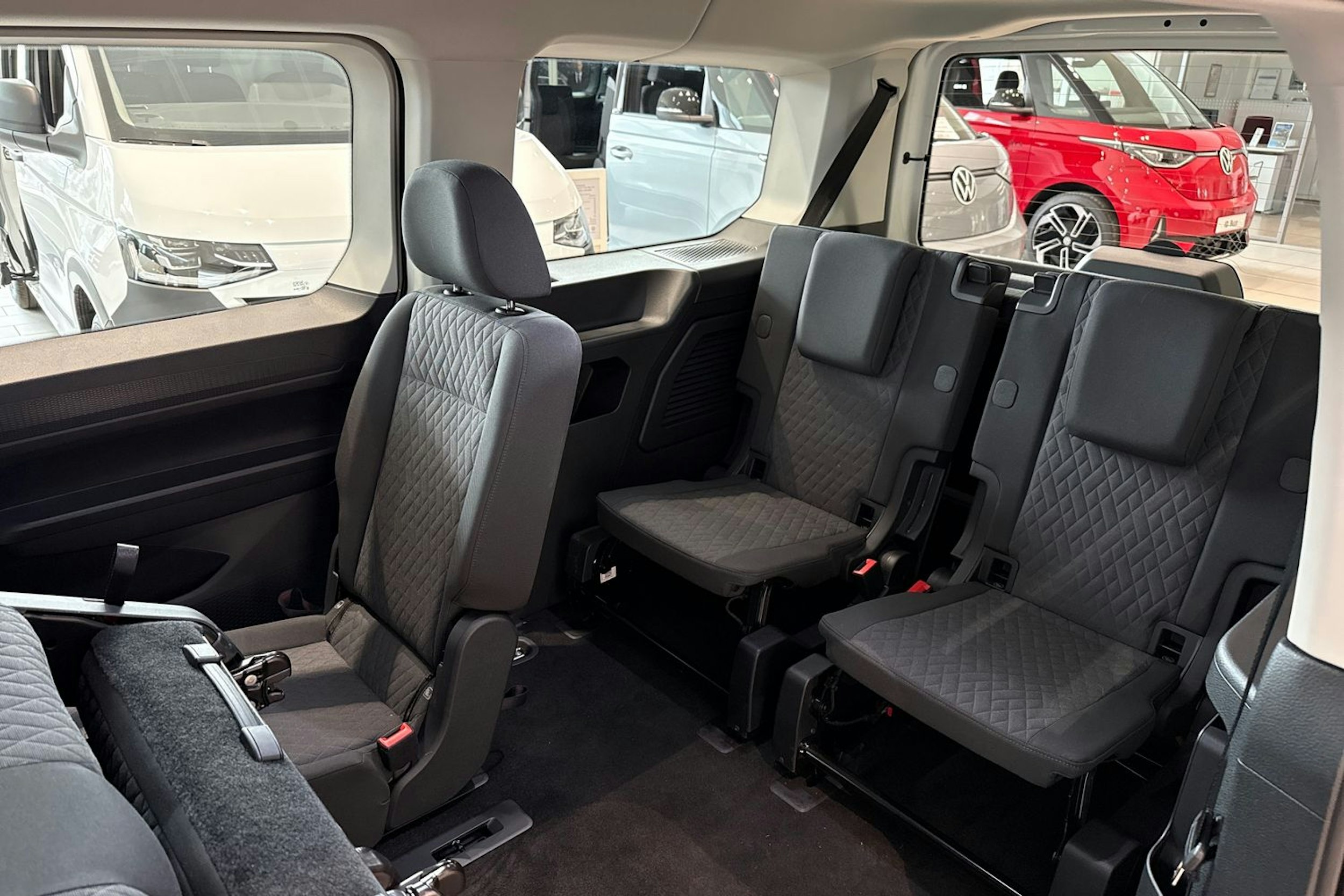 valkoinen Volkswagen Caddy Maxi 2025 kuva 11.