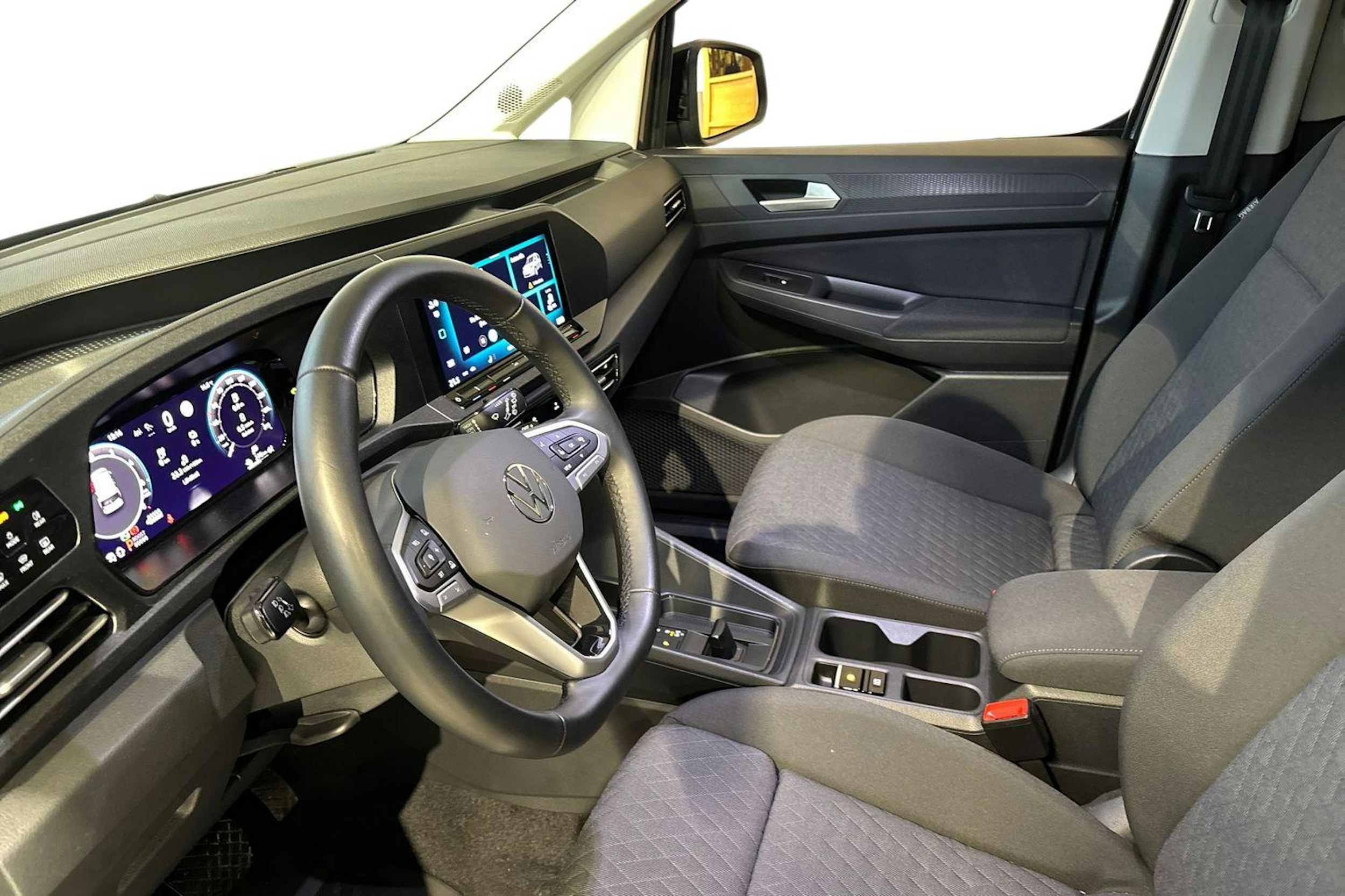 Harmaa Volkswagen Caddy Maxi 2025 kuva 6.