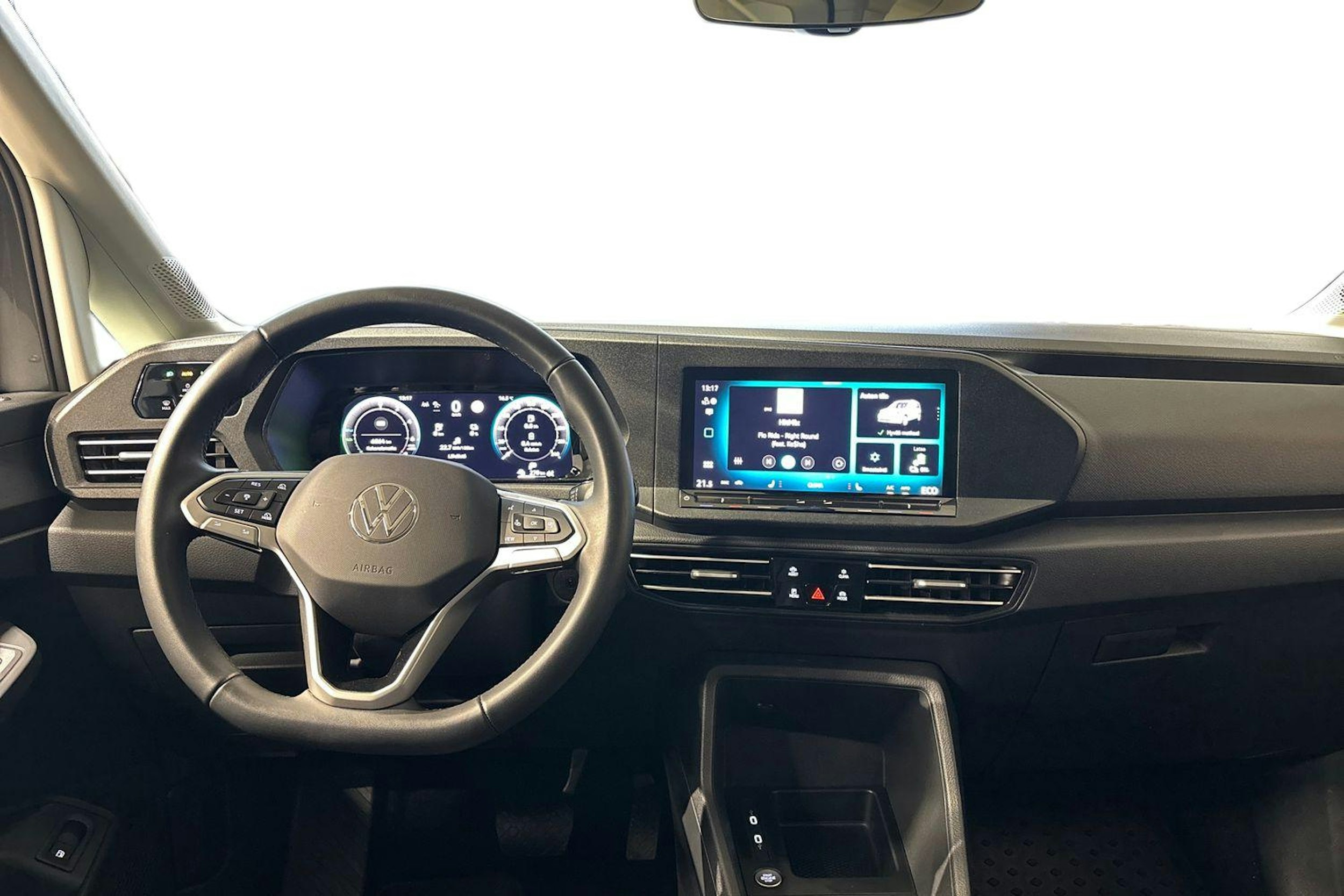 Harmaa Volkswagen Caddy Maxi 2025 kuva 7.