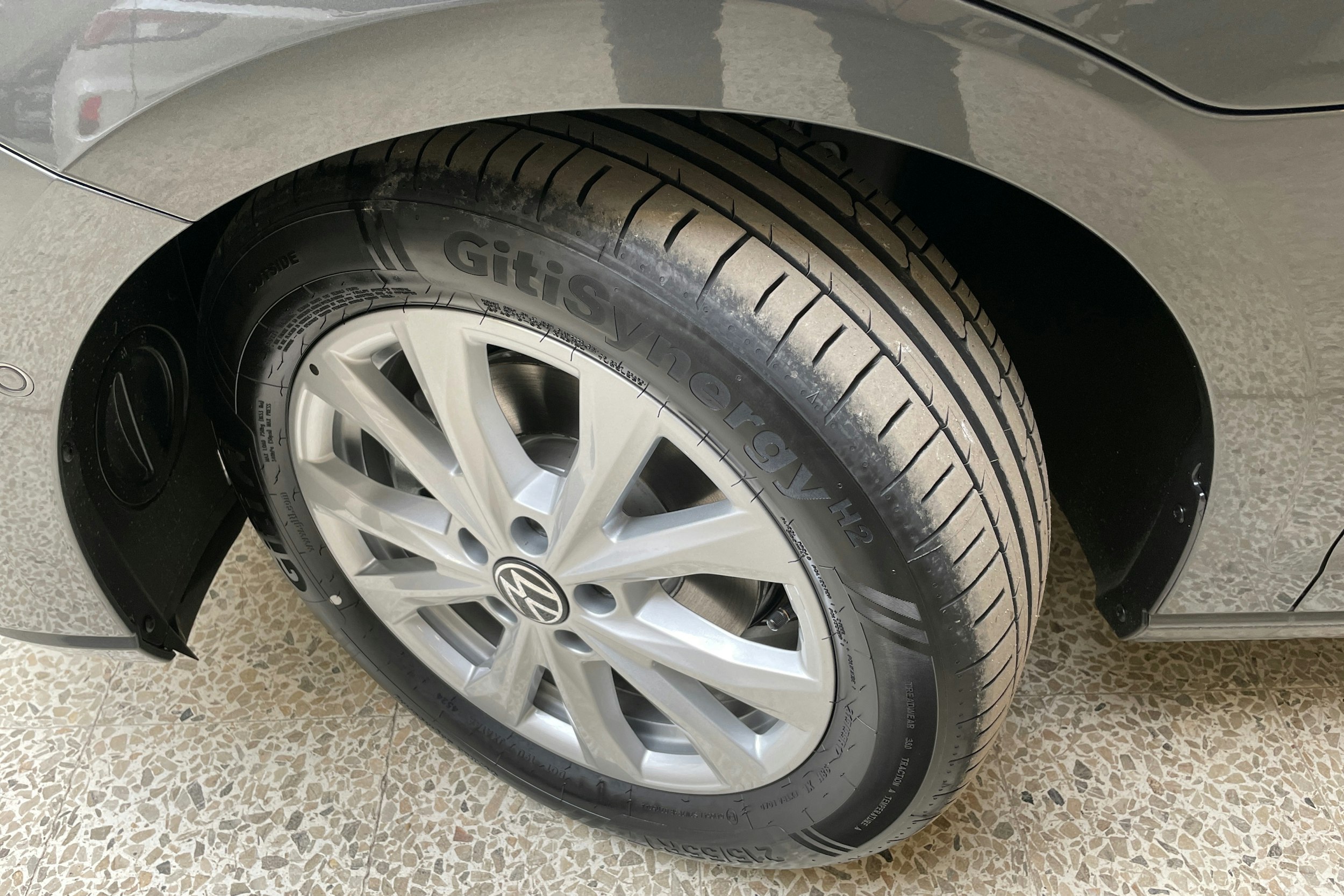 harmaa Volkswagen Caddy Maxi 2025 kuva 10.