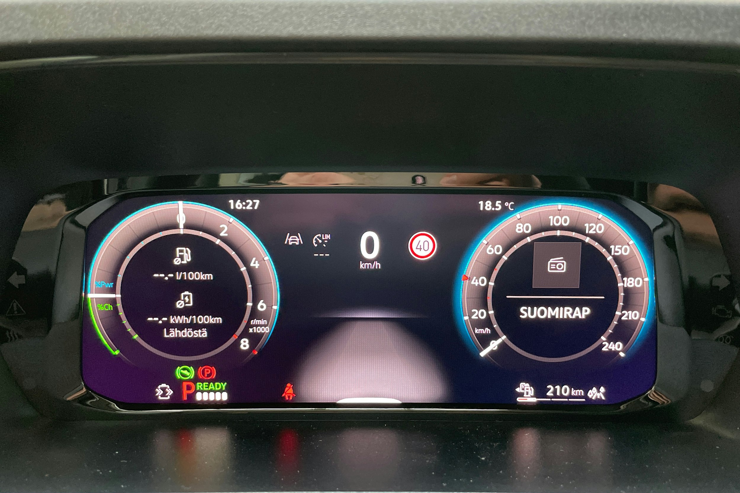 harmaa Volkswagen Caddy Maxi 2025 kuva 11.