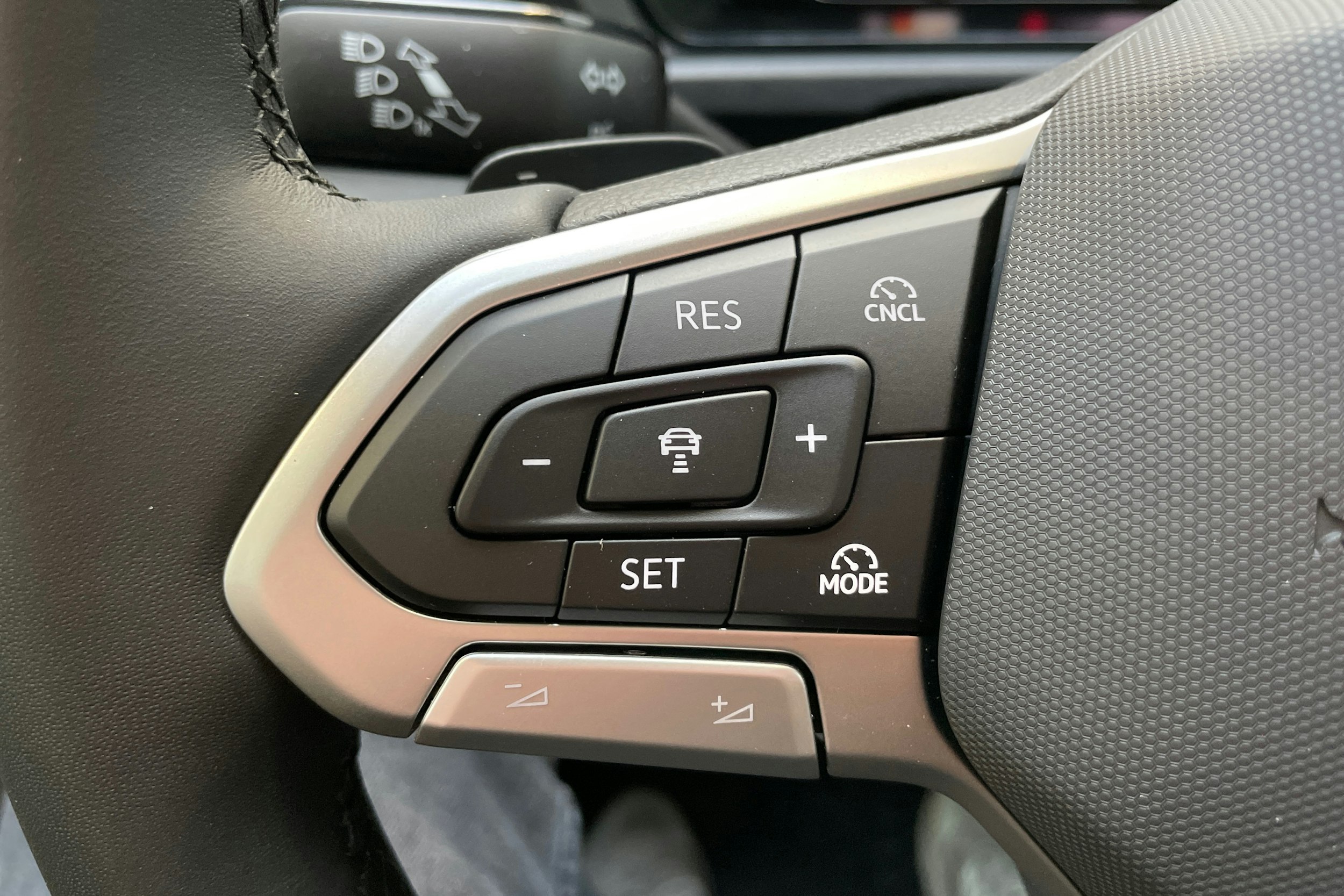 harmaa Volkswagen Caddy Maxi 2025 kuva 12.